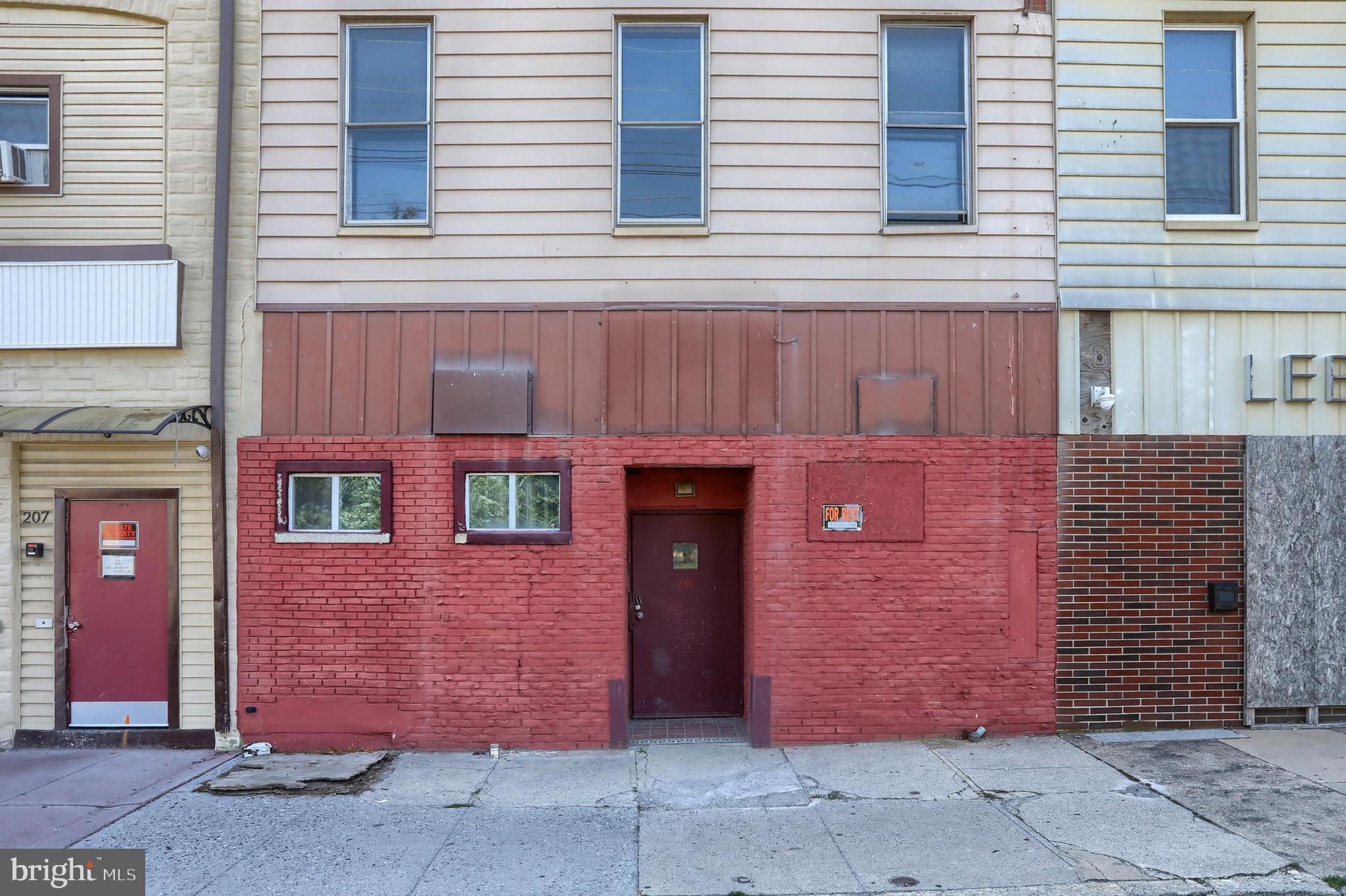 211 N 8TH STREET