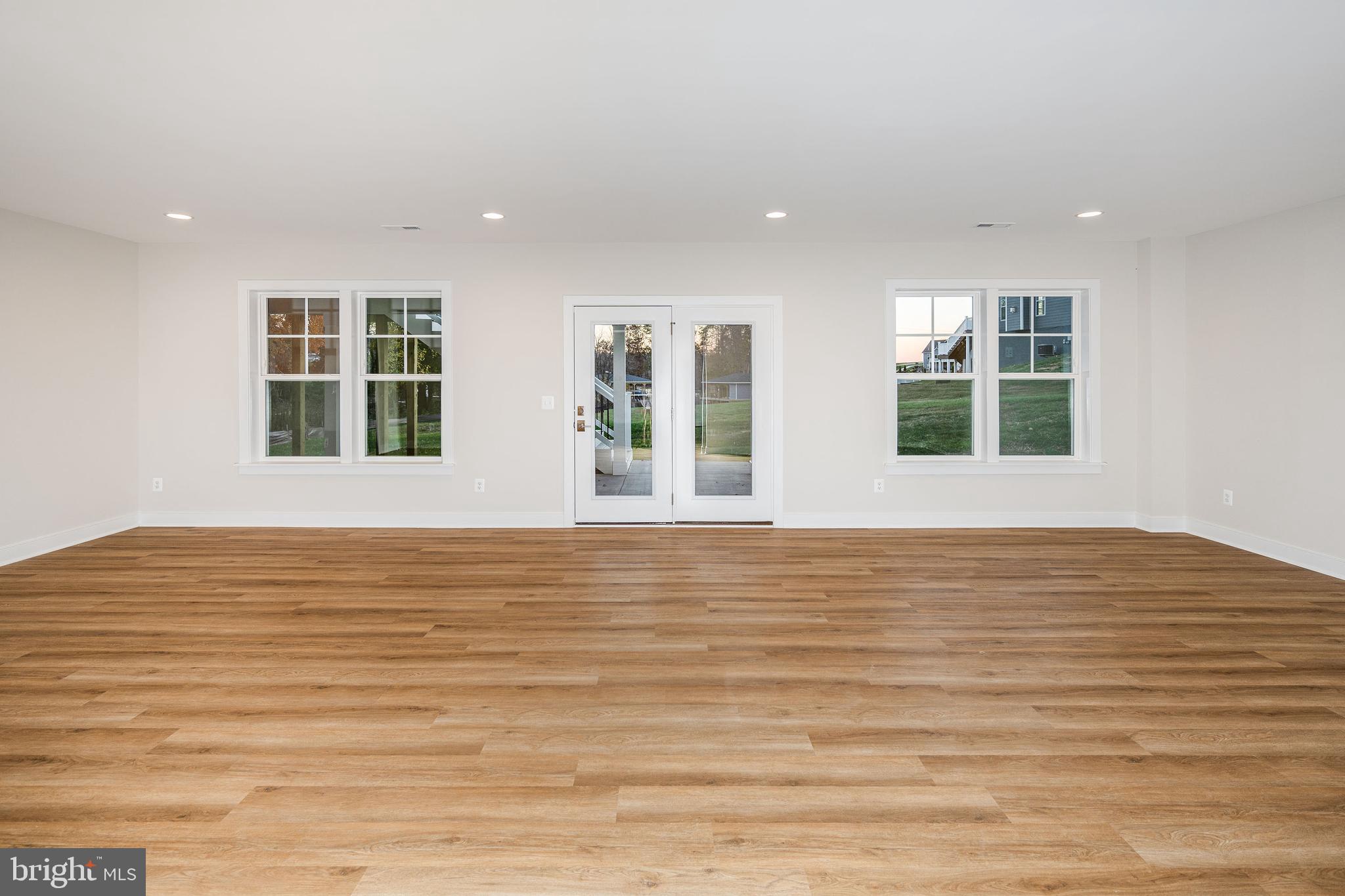 ELK CREEK LANDING - Residential