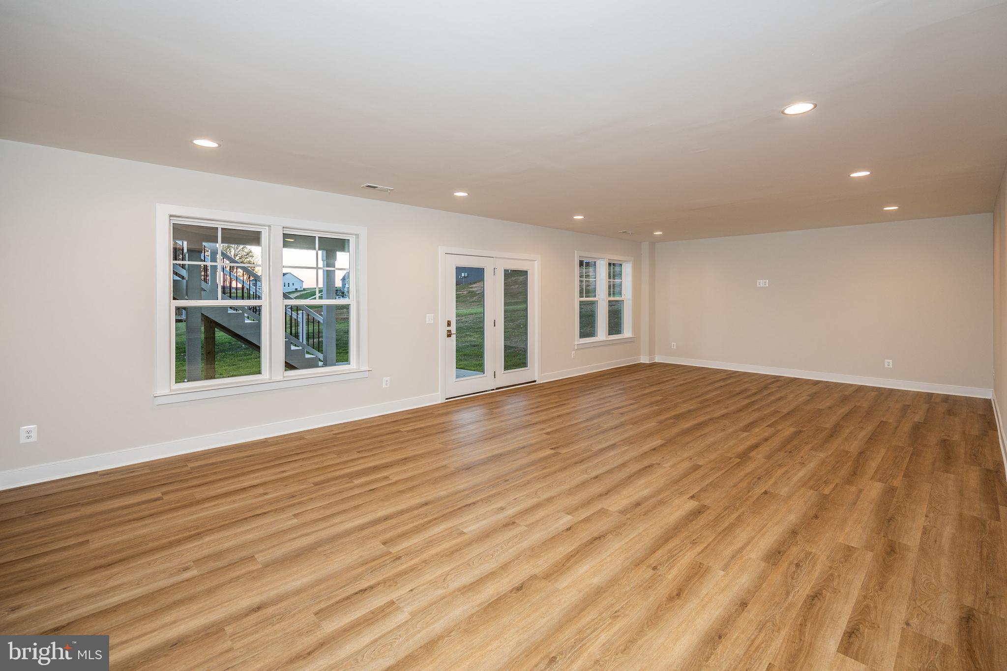 ELK CREEK LANDING - Residential