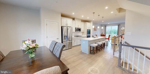 3581 STELLA BLUE DRIVE HYATTSVILLE MD 20782