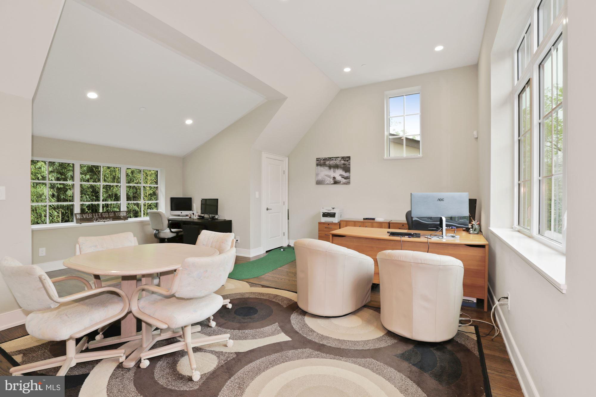 WILLIAMSBURG ESTATES - Residential