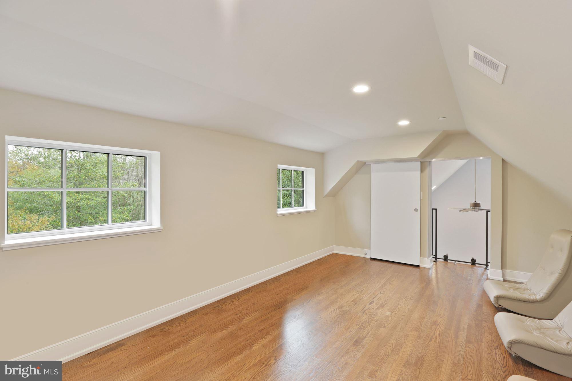 WILLIAMSBURG ESTATES - Residential