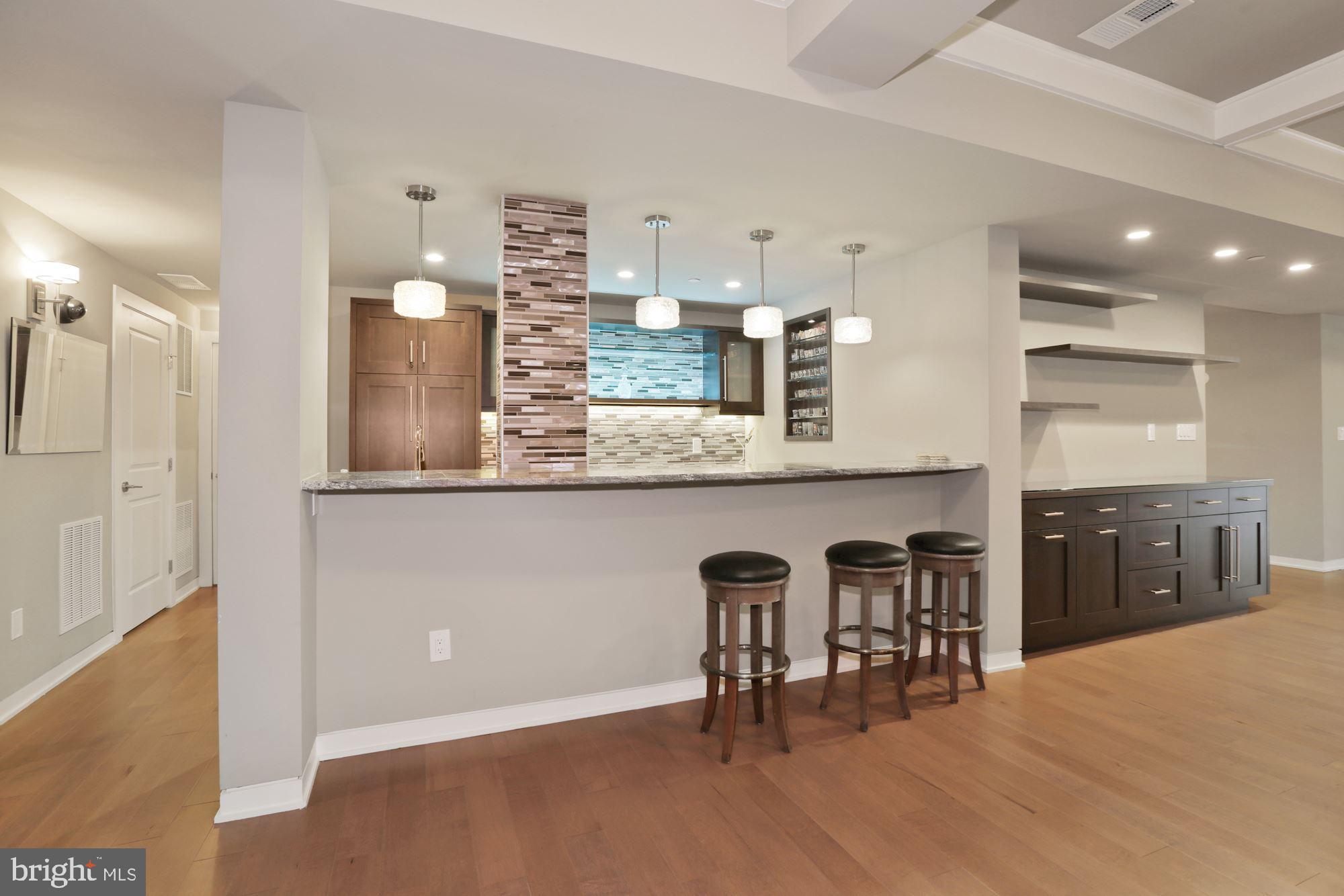 WILLIAMSBURG ESTATES - Residential