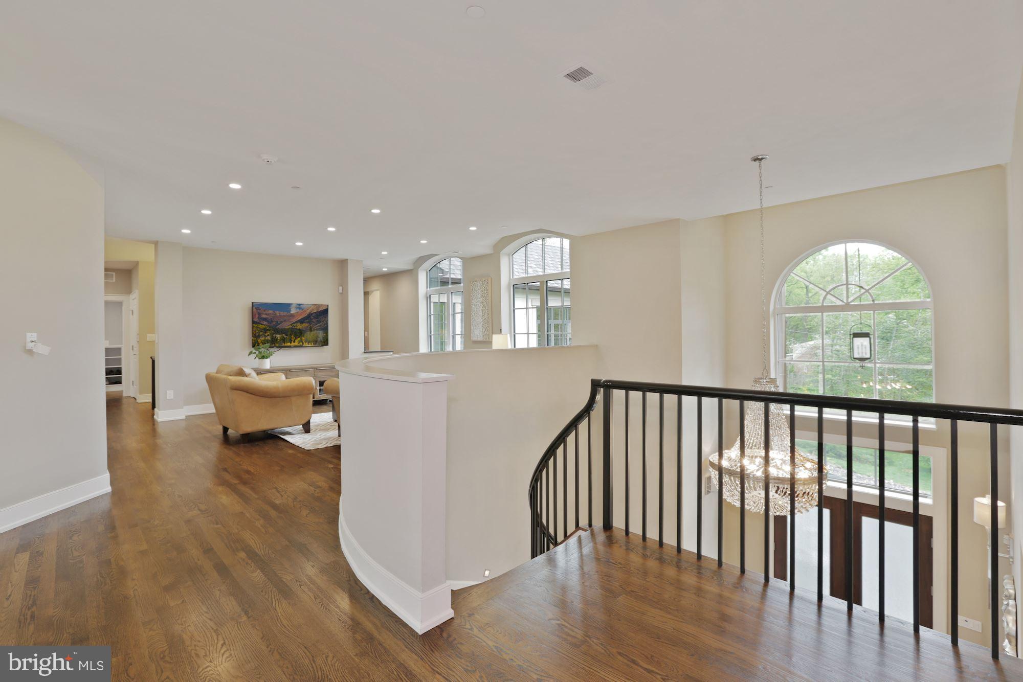 WILLIAMSBURG ESTATES - Residential