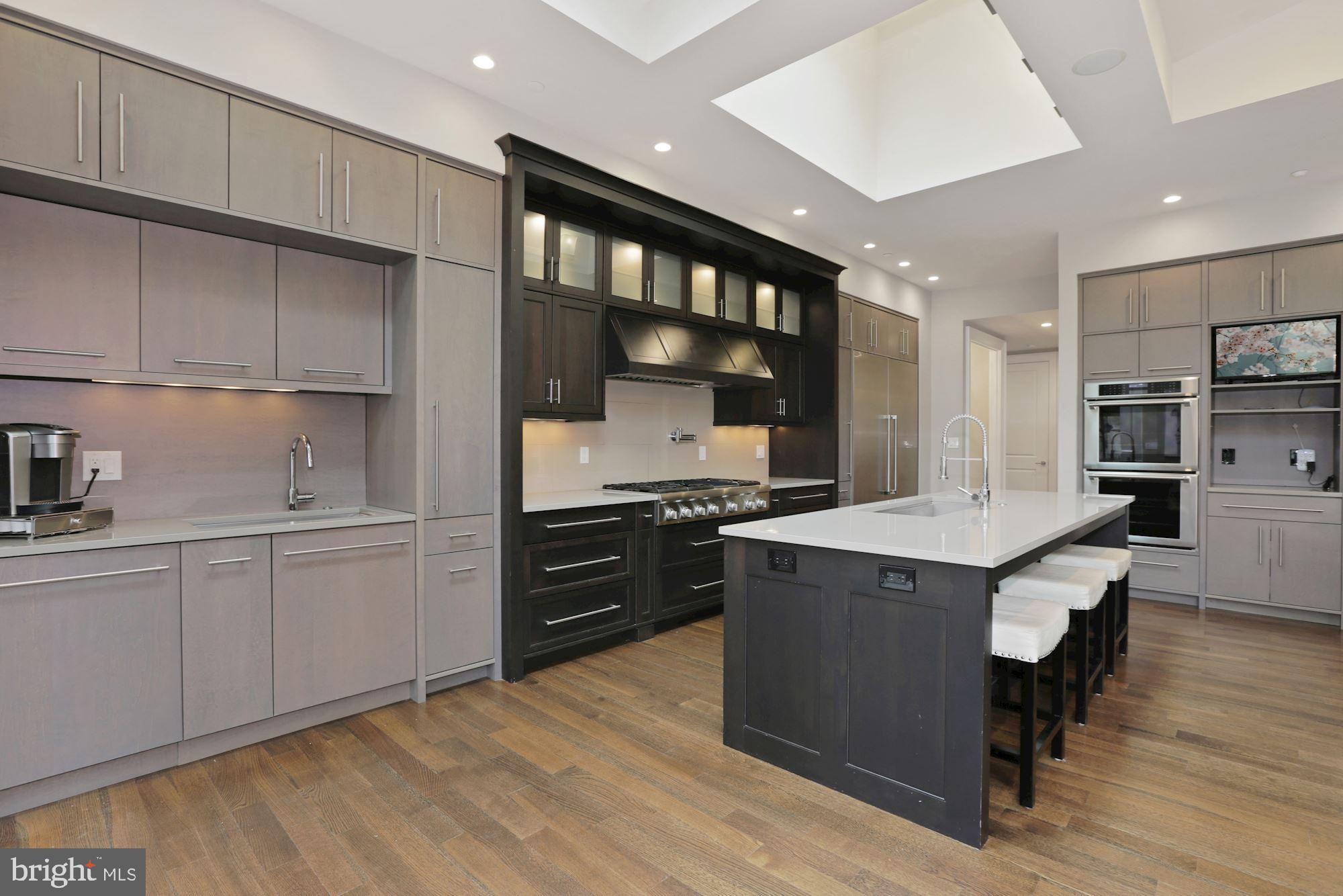 WILLIAMSBURG ESTATES - Residential