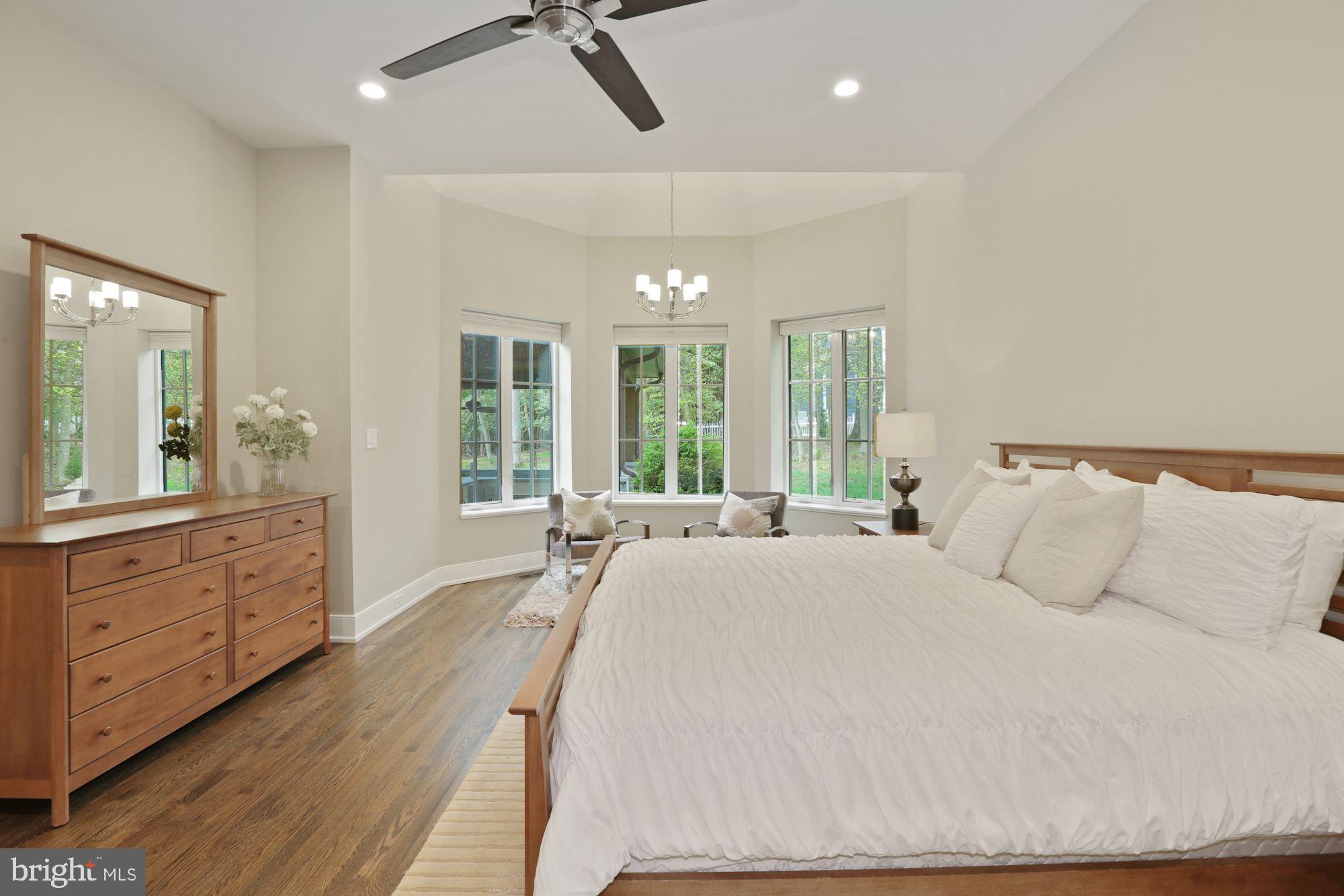 WILLIAMSBURG ESTATES - Residential