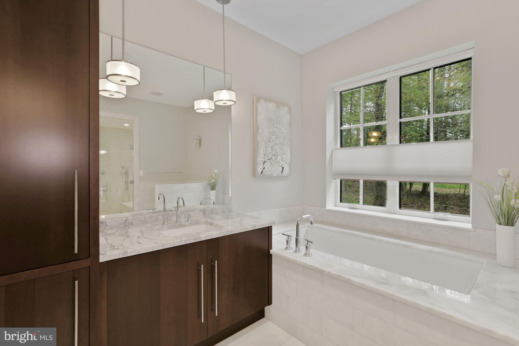 WILLIAMSBURG ESTATES - Residential