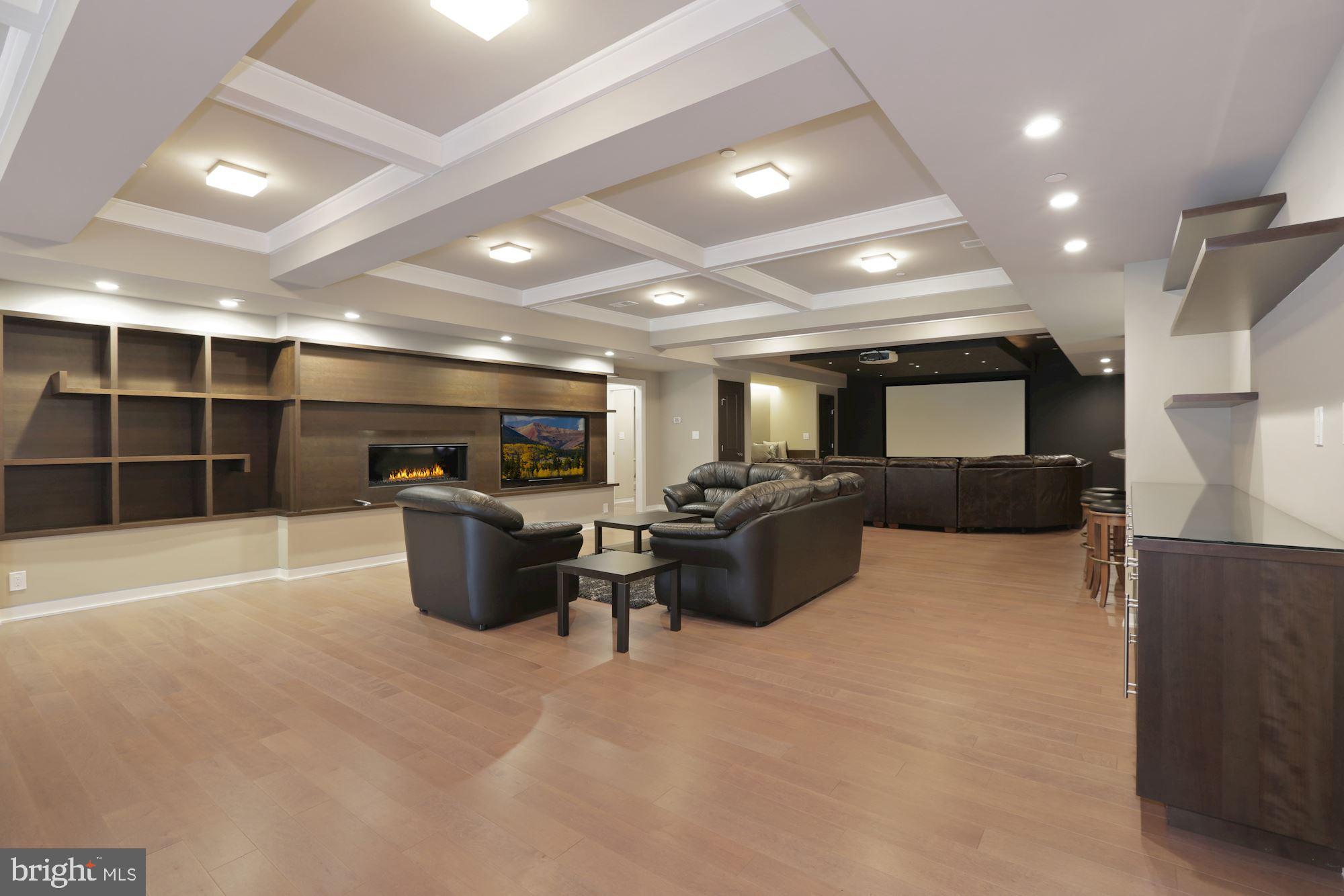 WILLIAMSBURG ESTATES - Residential