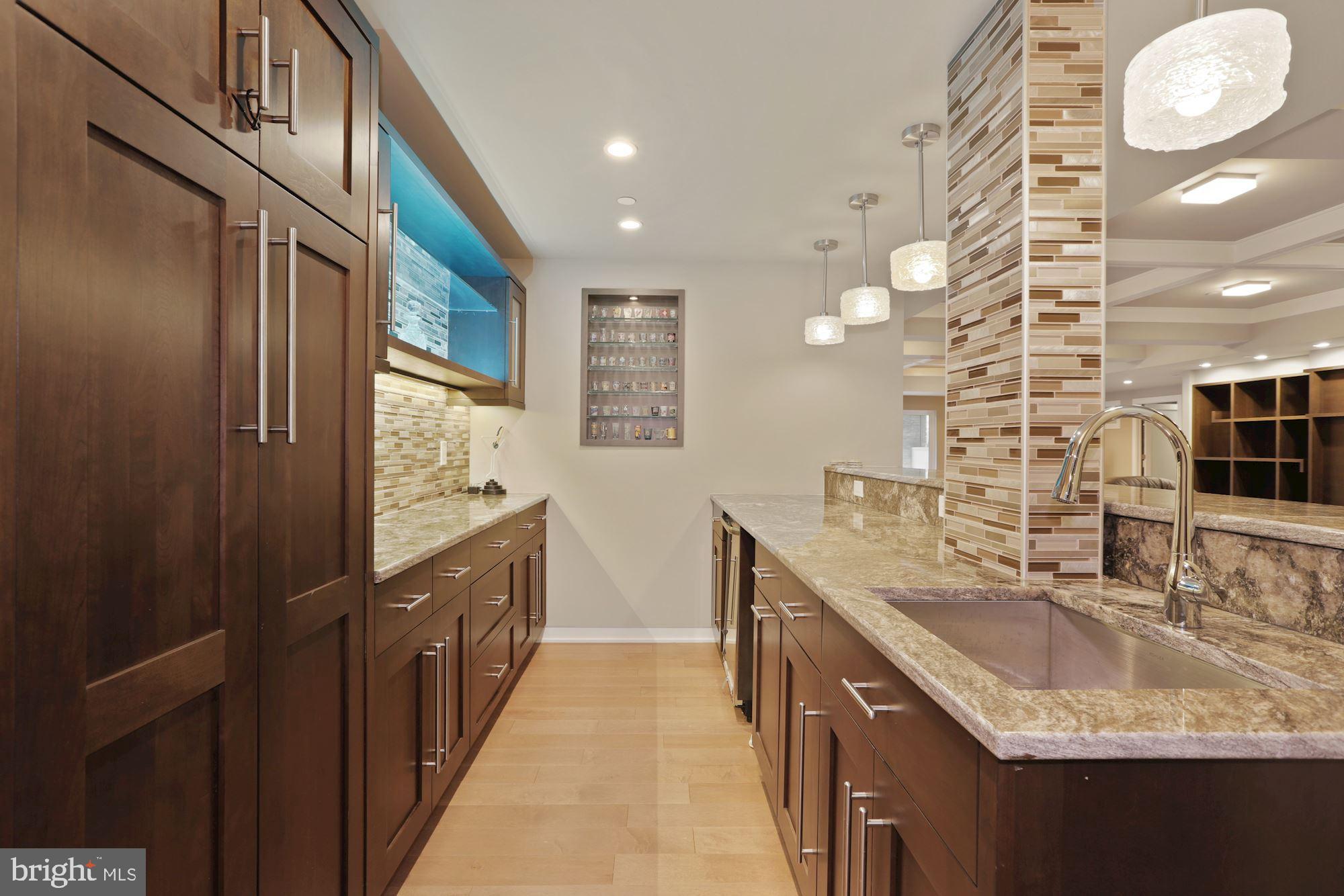 WILLIAMSBURG ESTATES - Residential