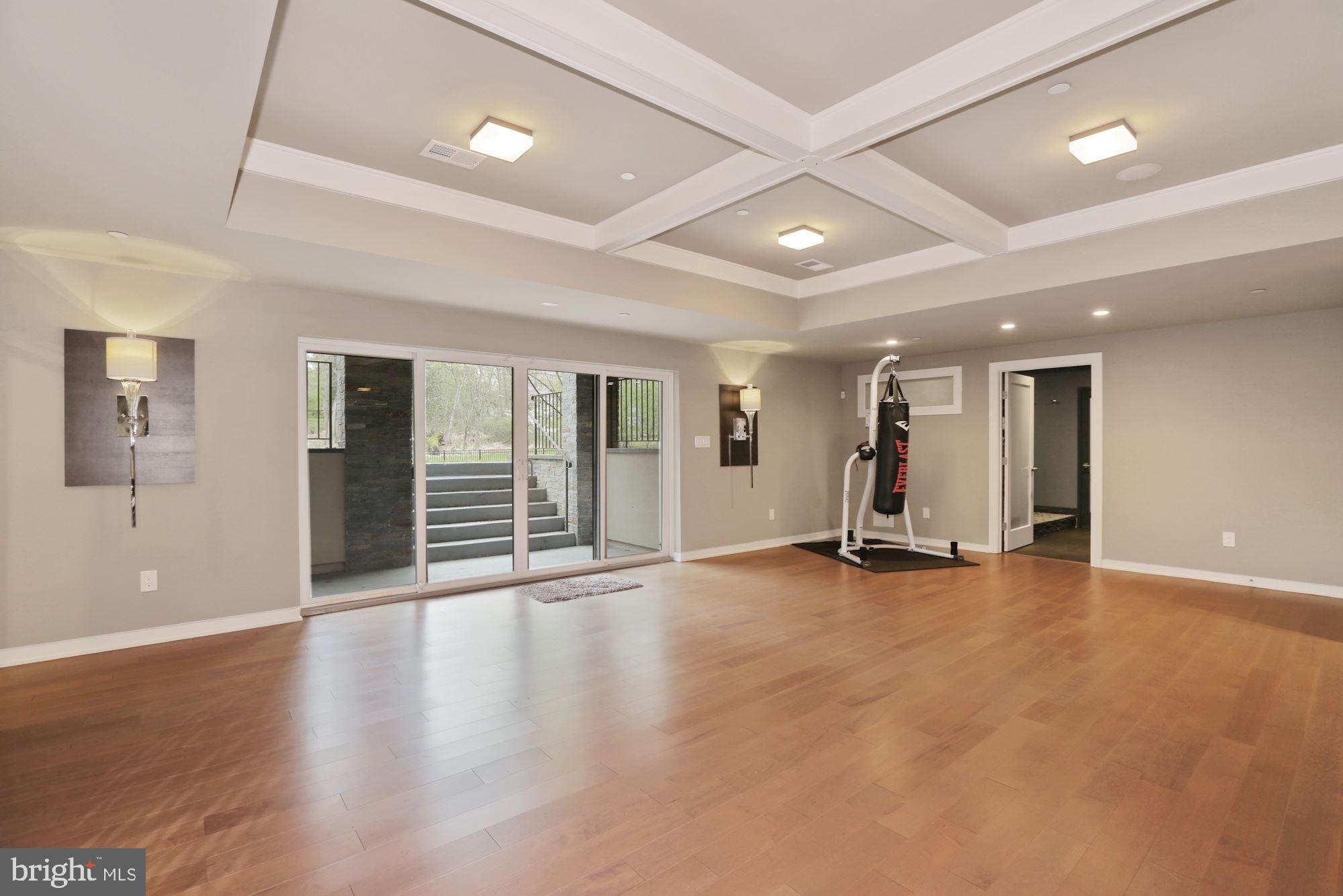 WILLIAMSBURG ESTATES - Residential