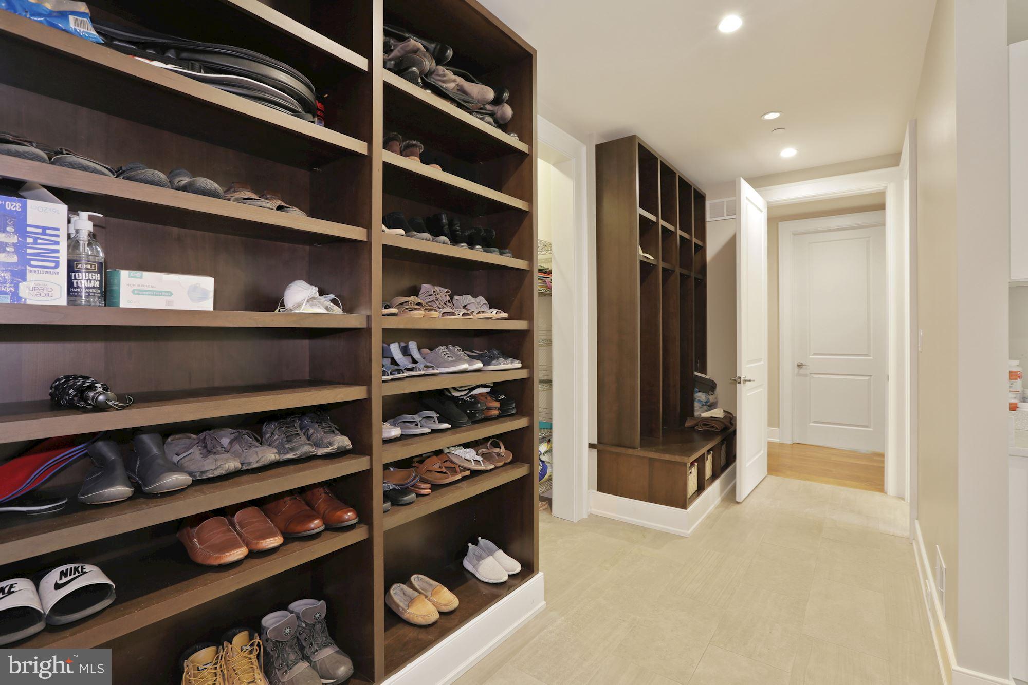 WILLIAMSBURG ESTATES - Residential