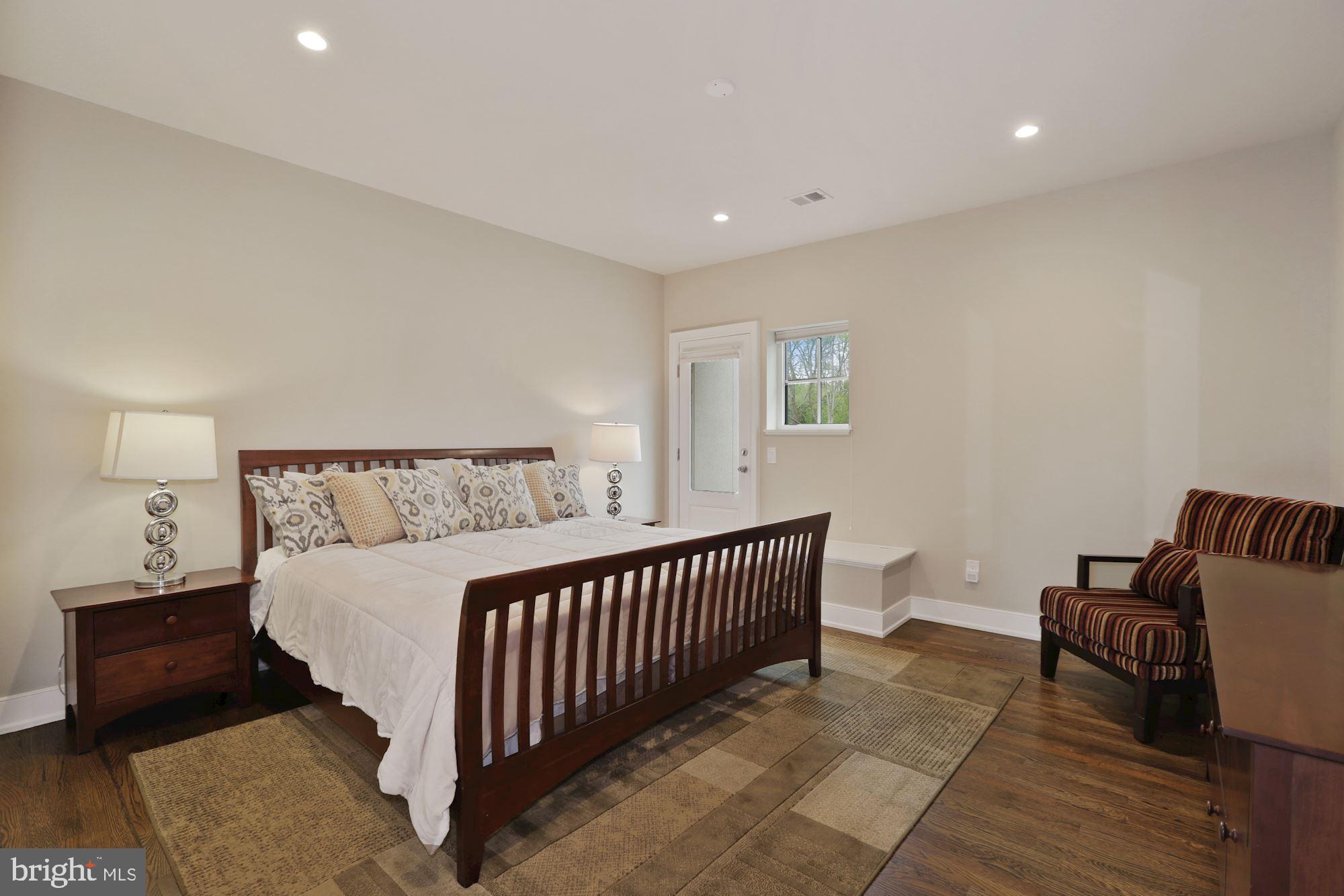 WILLIAMSBURG ESTATES - Residential