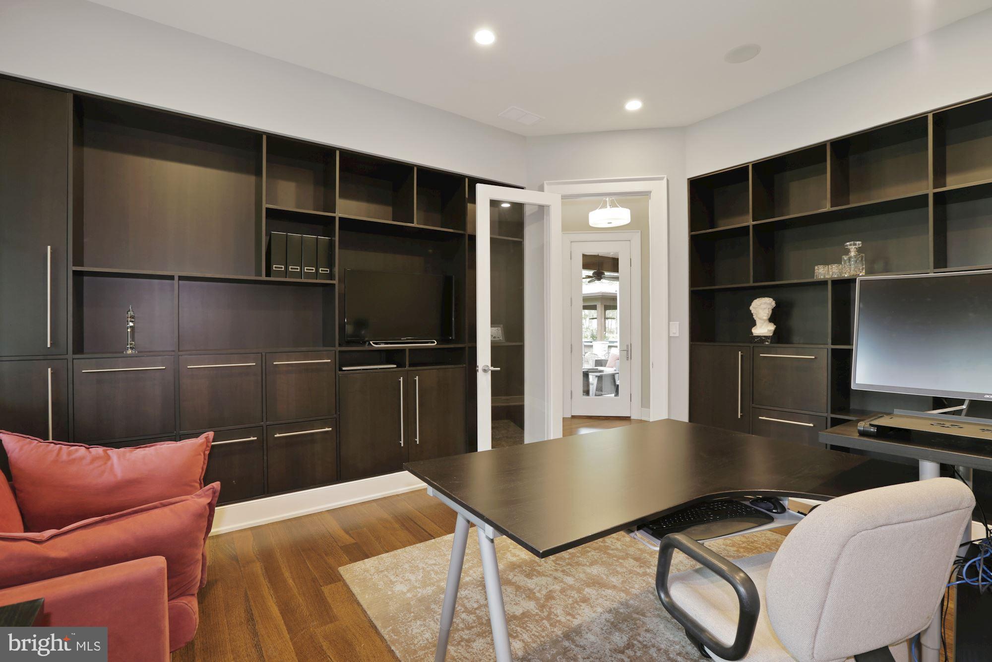 WILLIAMSBURG ESTATES - Residential