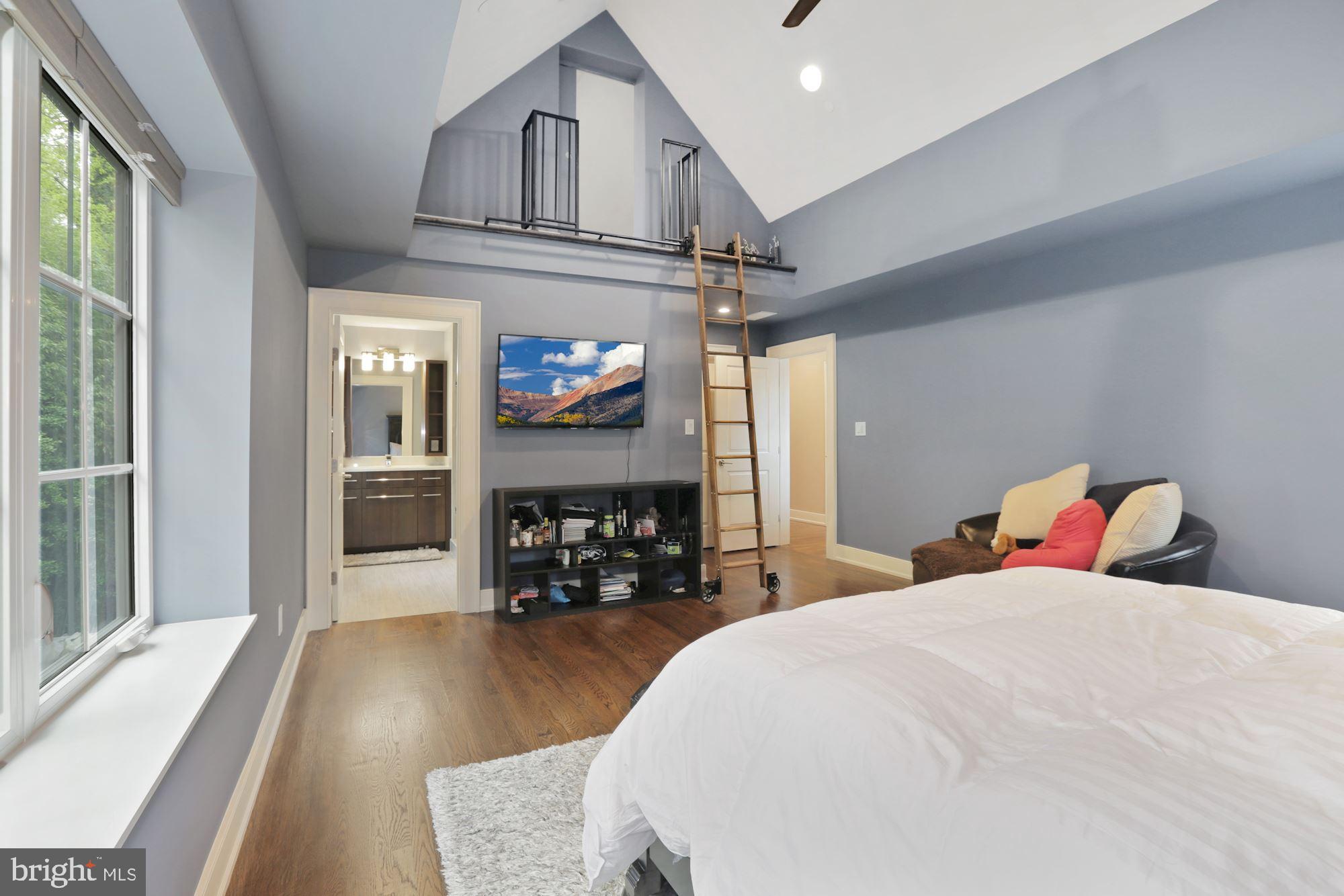 WILLIAMSBURG ESTATES - Residential