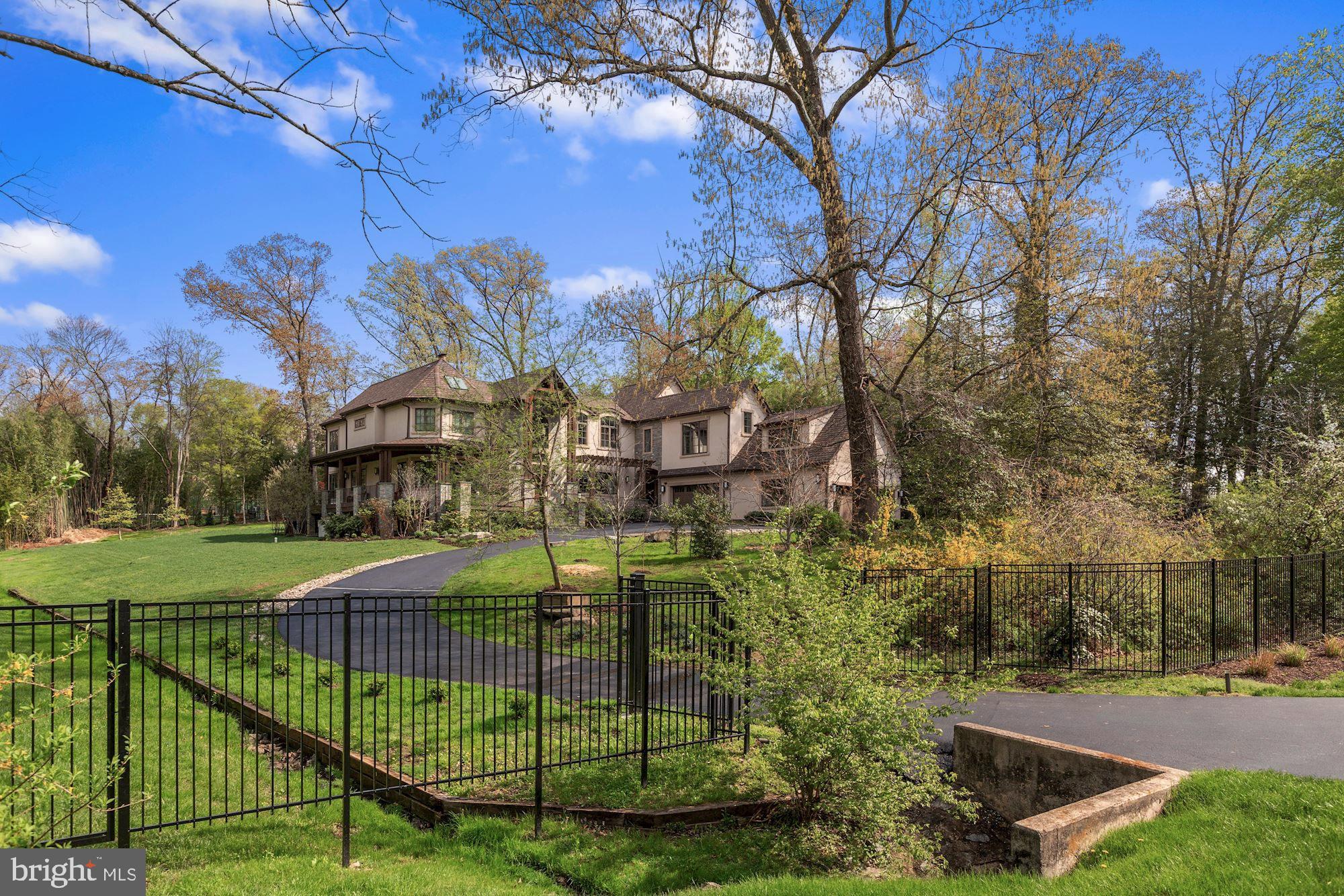 WILLIAMSBURG ESTATES - Residential