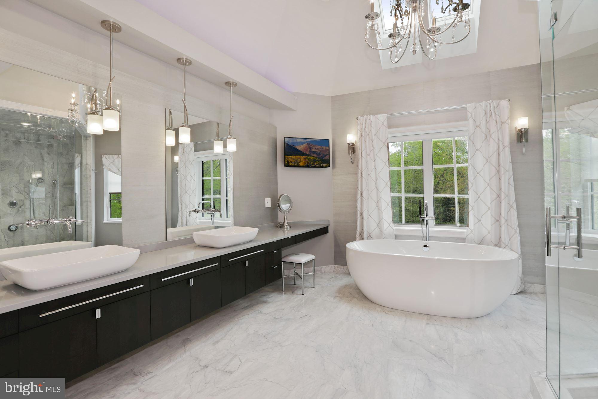 WILLIAMSBURG ESTATES - Residential