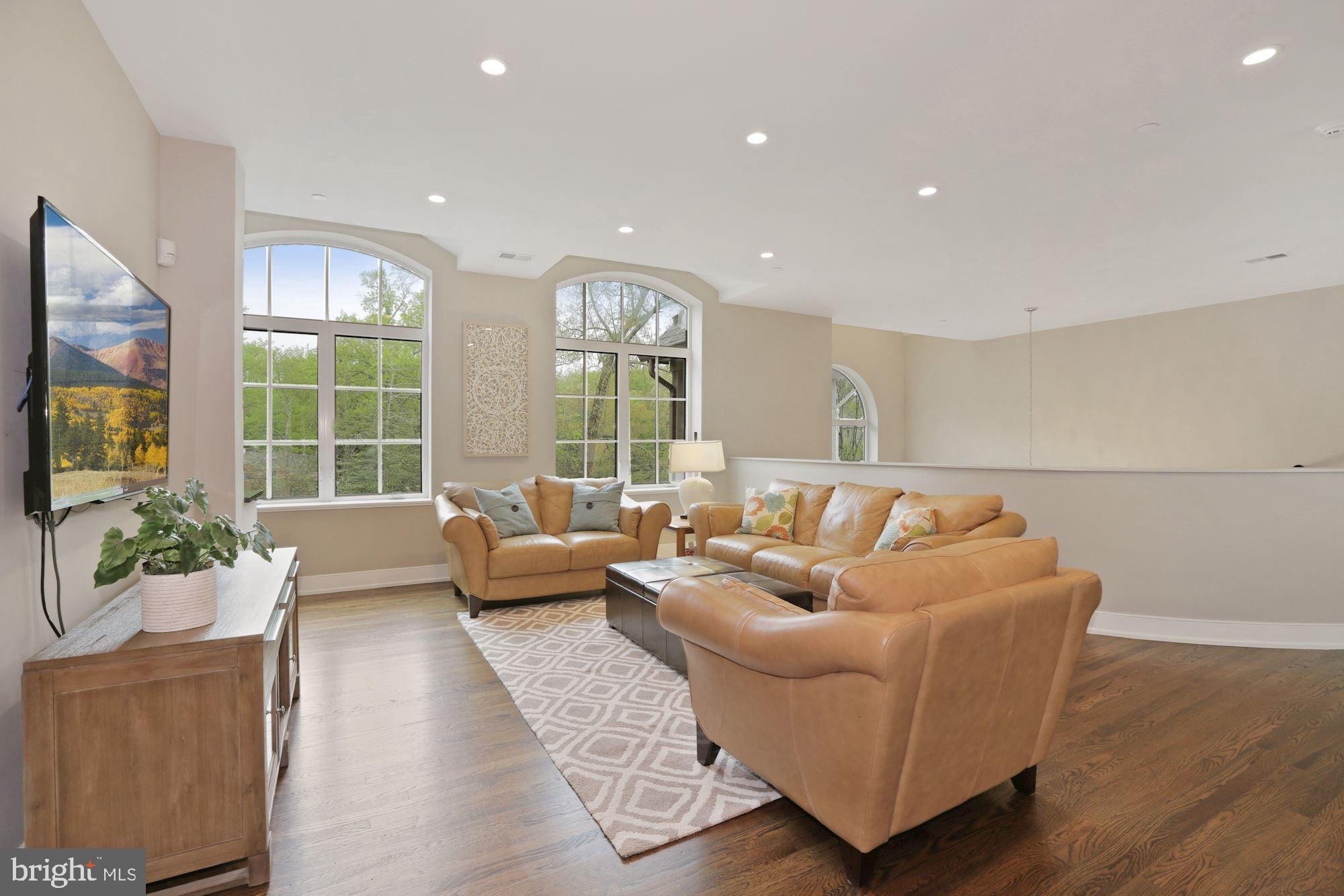 WILLIAMSBURG ESTATES - Residential