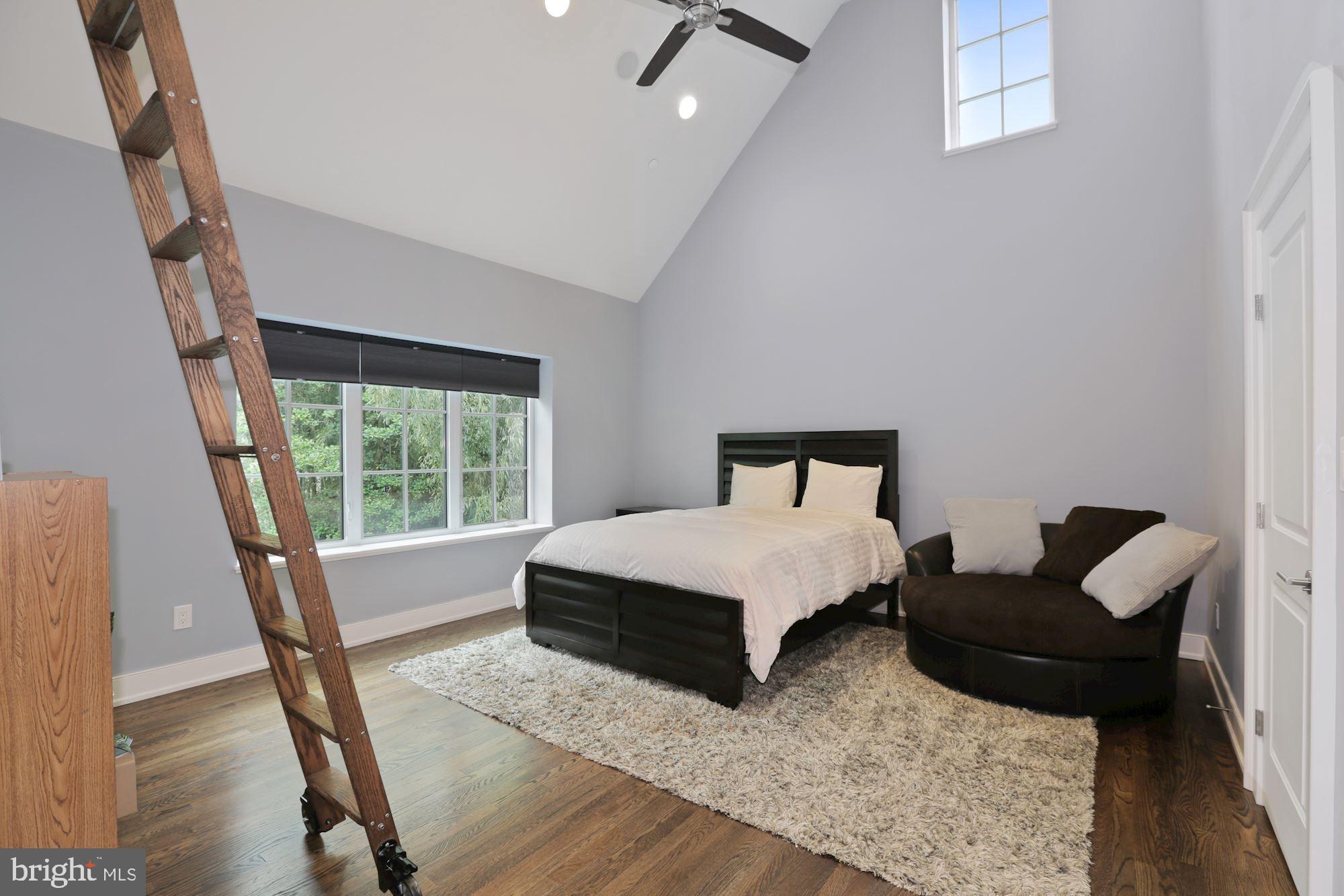 WILLIAMSBURG ESTATES - Residential