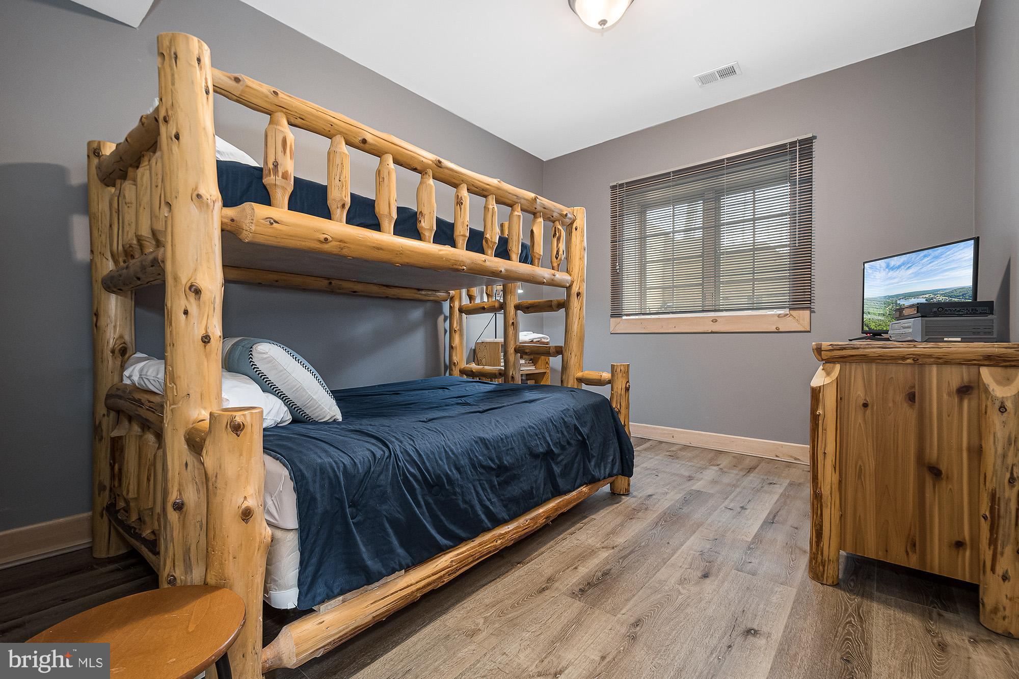 DEEP CREEK HIGHLANDS - Residential