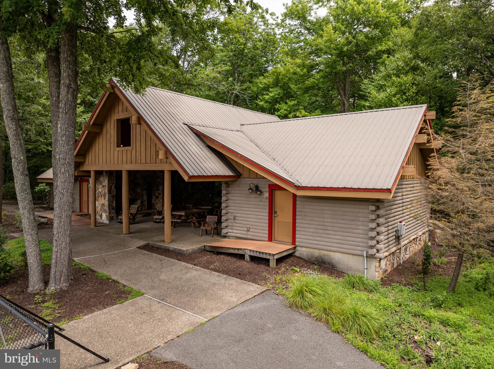 DEEP CREEK HIGHLANDS - Residential