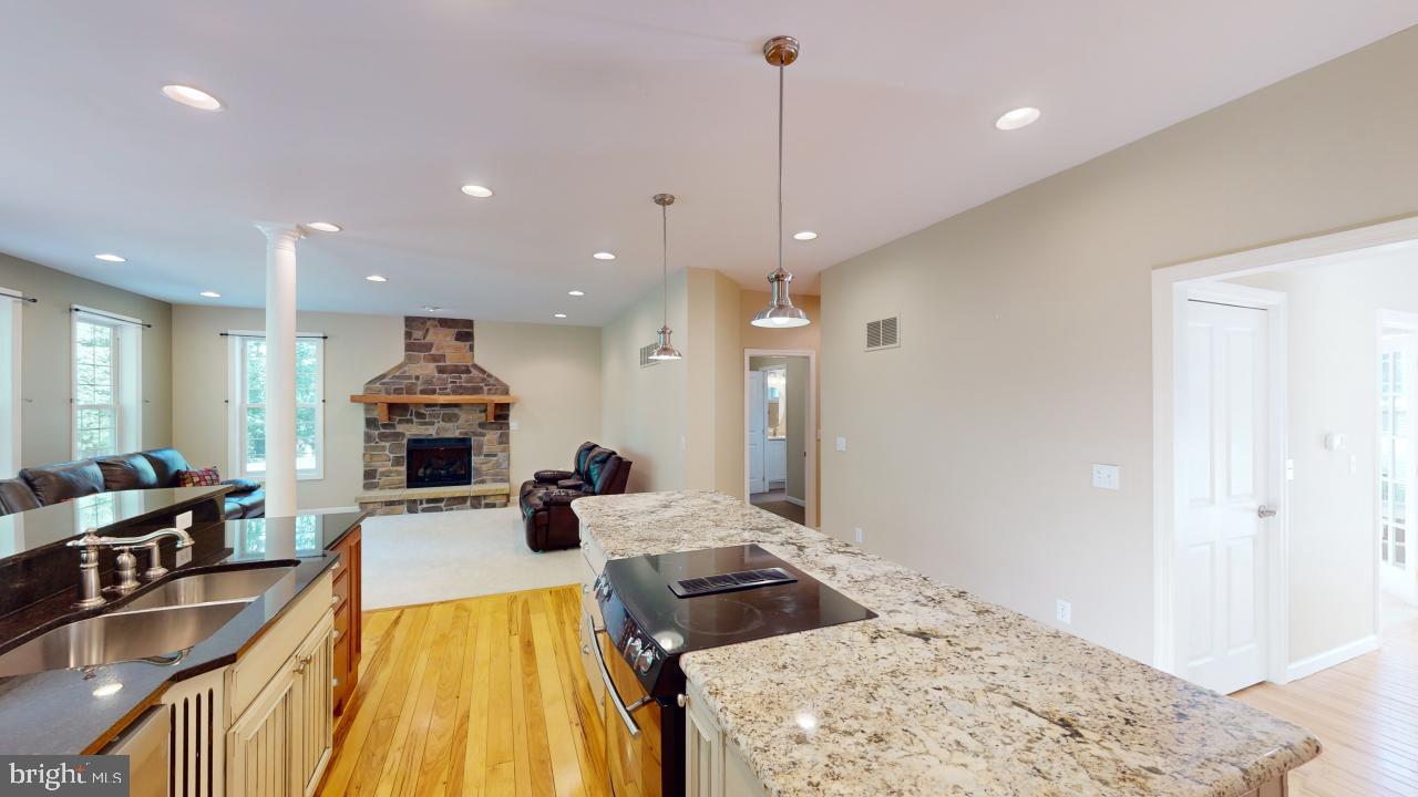 LAKEWOOD - Residential