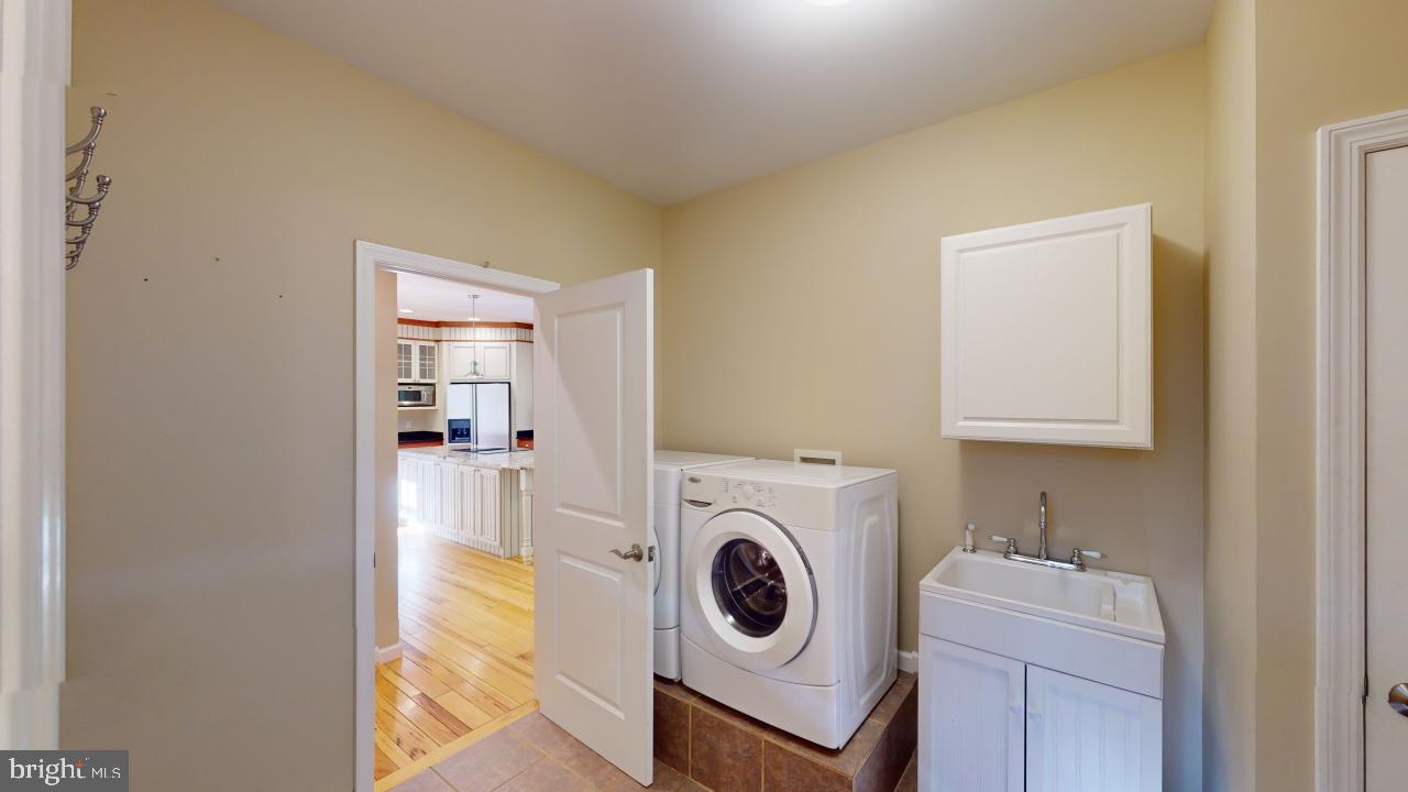 LAKEWOOD - Residential