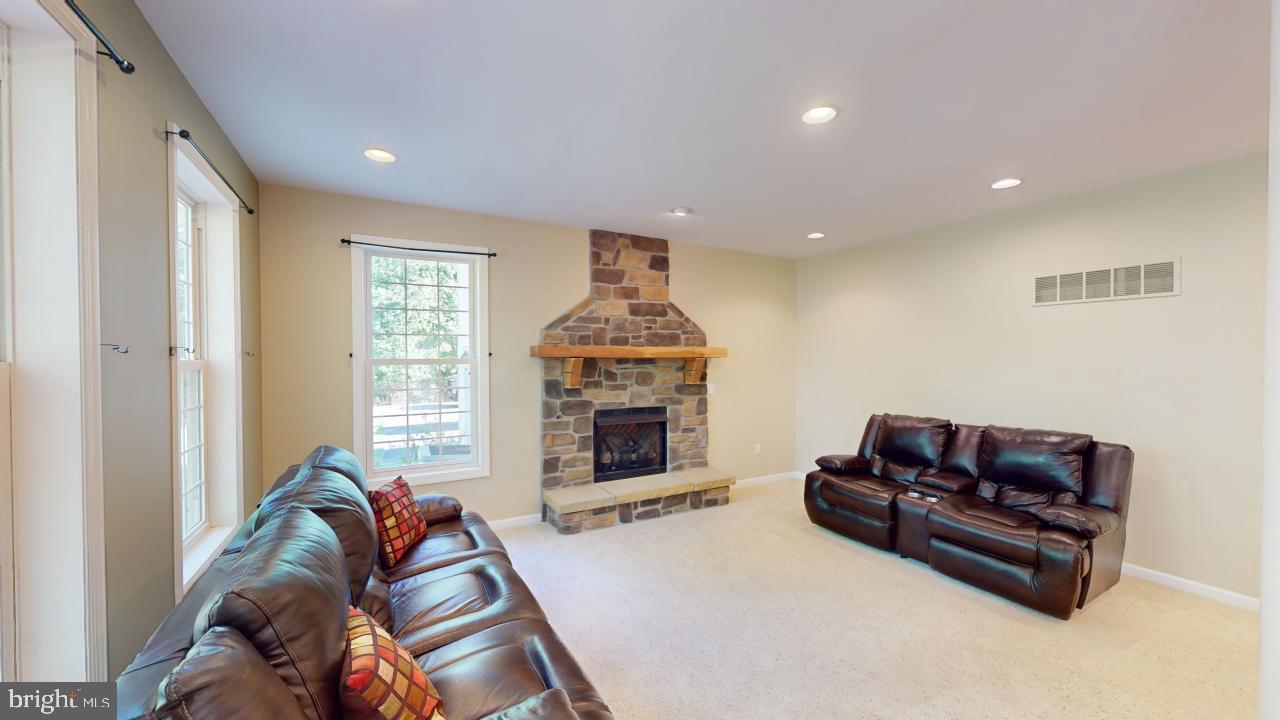 LAKEWOOD - Residential