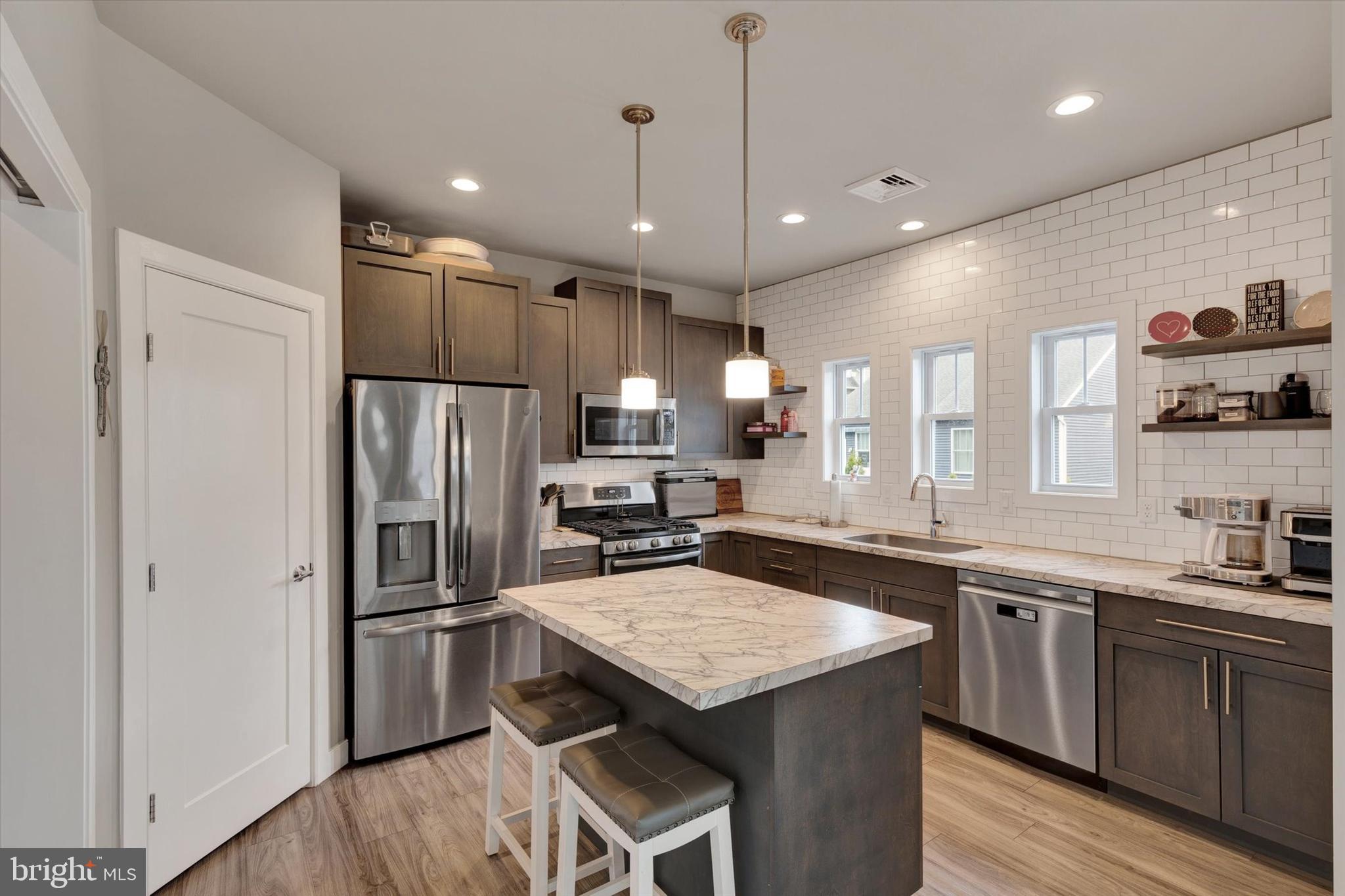 1402 HEATHERWOOD DRIVE