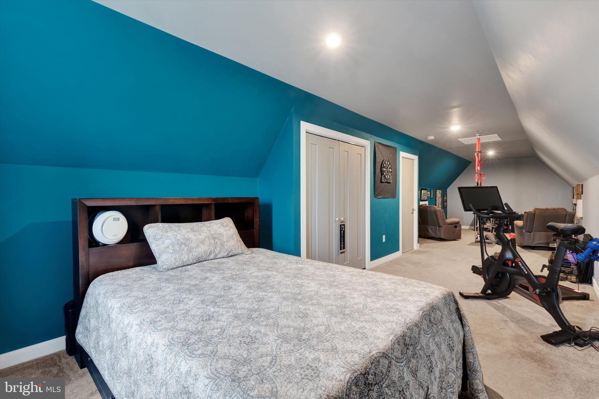 THE GABLES AT ELM TREE - Residential