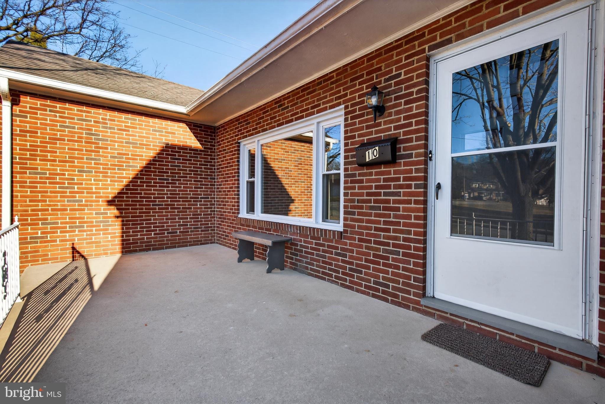 RED LION - Residential