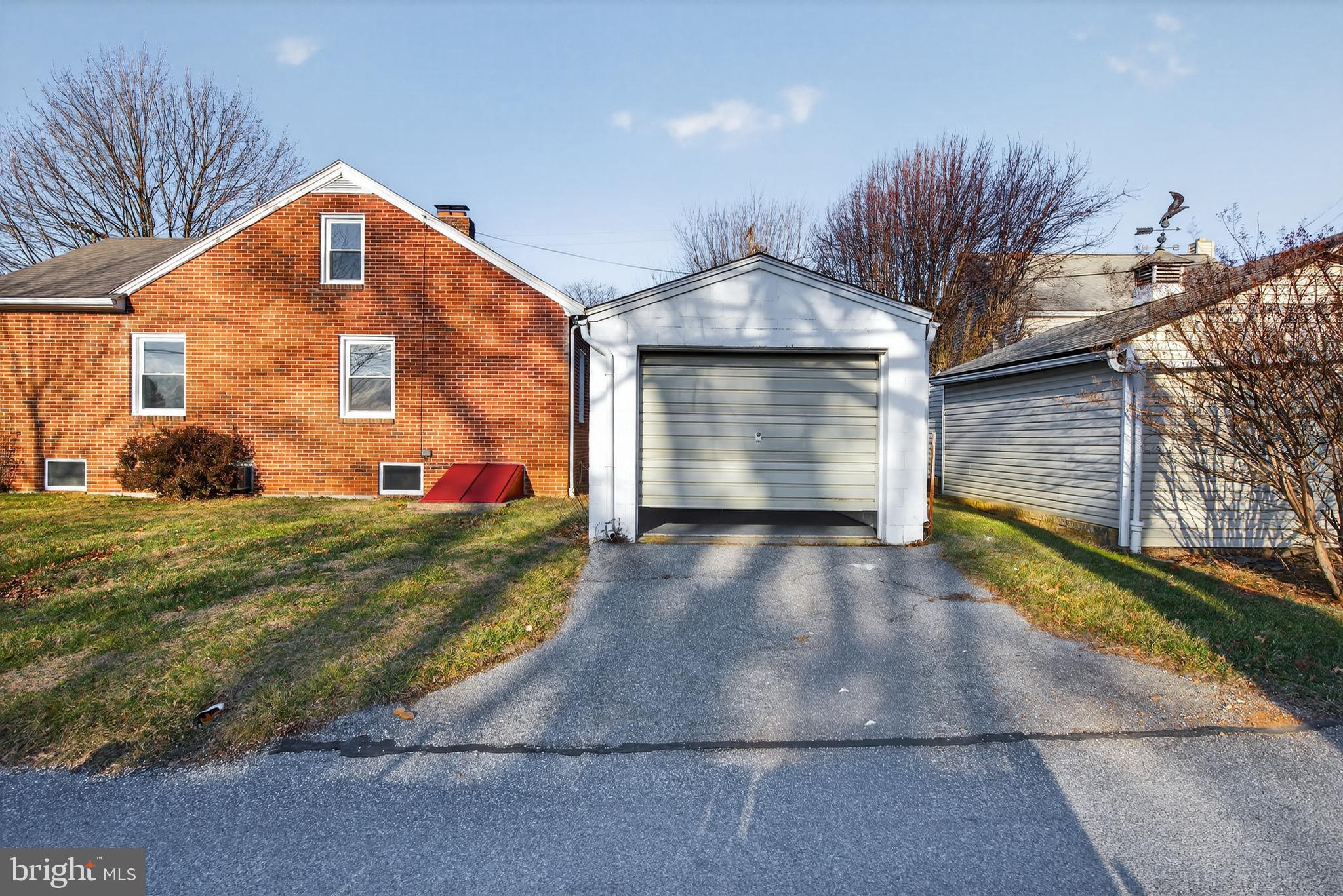 RED LION - Residential