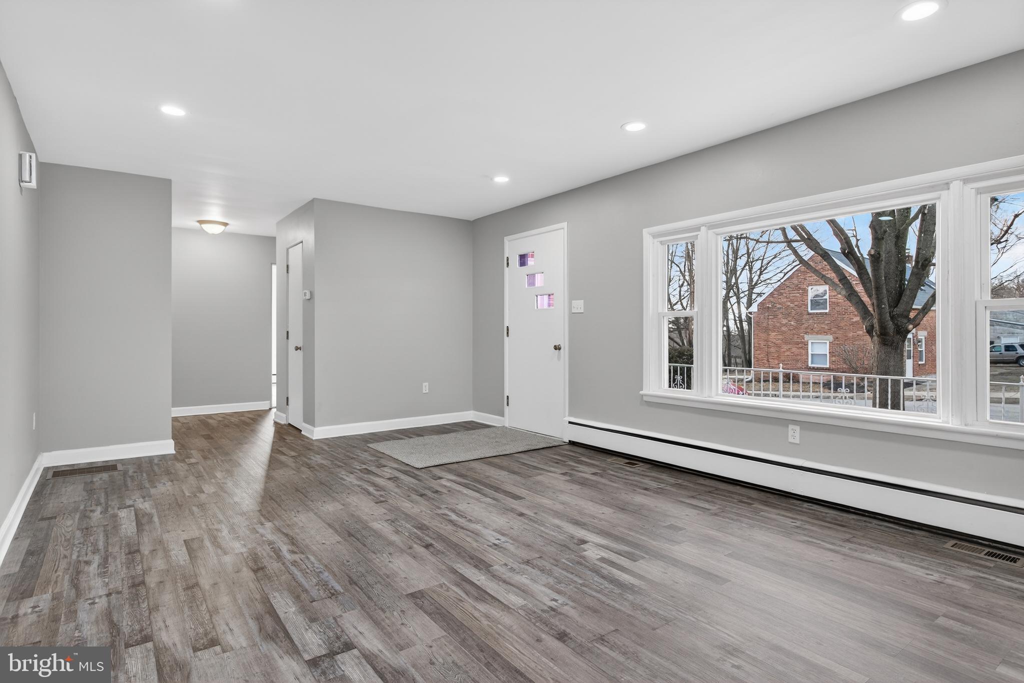 RED LION - Residential