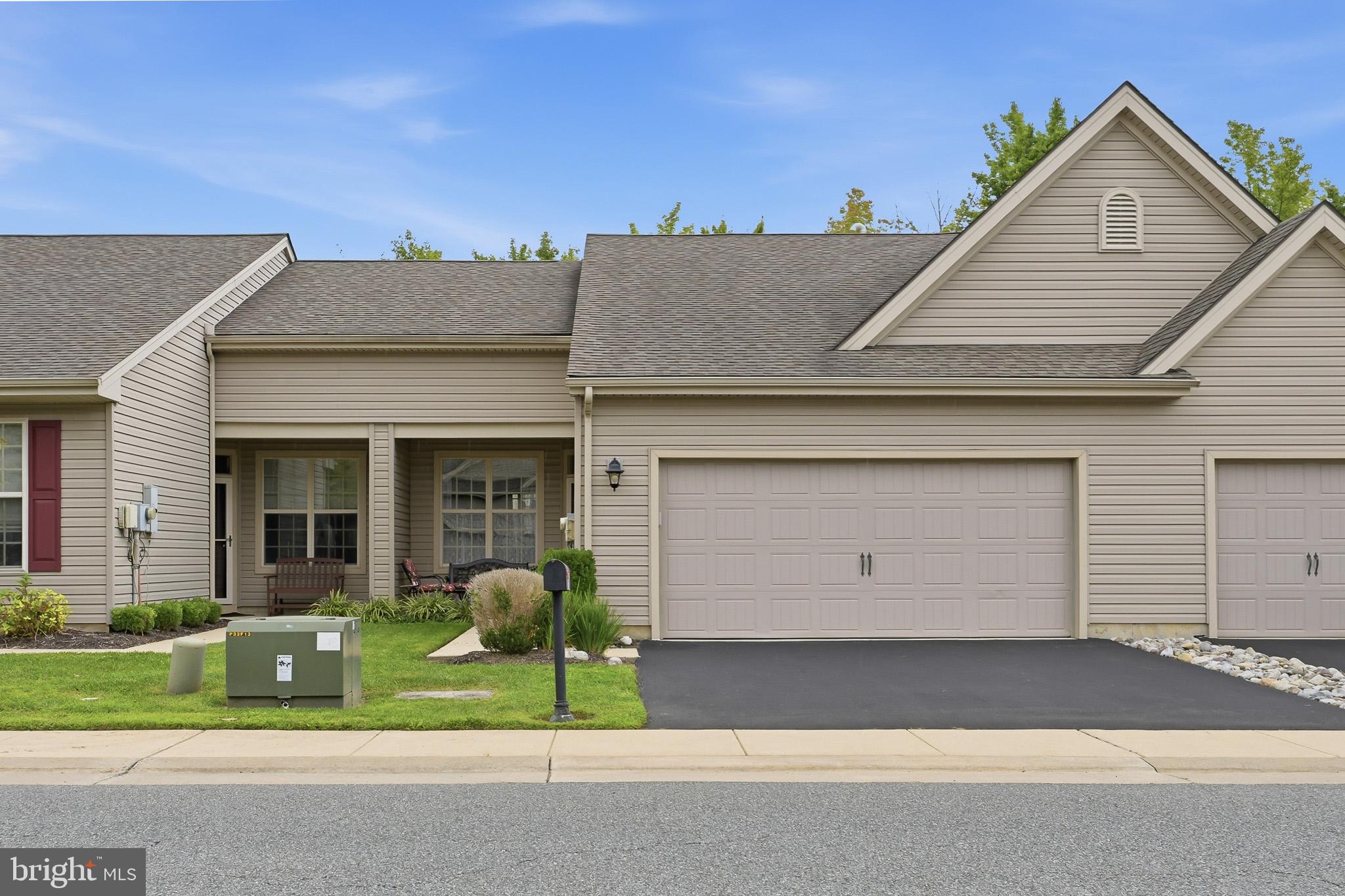 6 FOUNTAINVIEW DRIVE