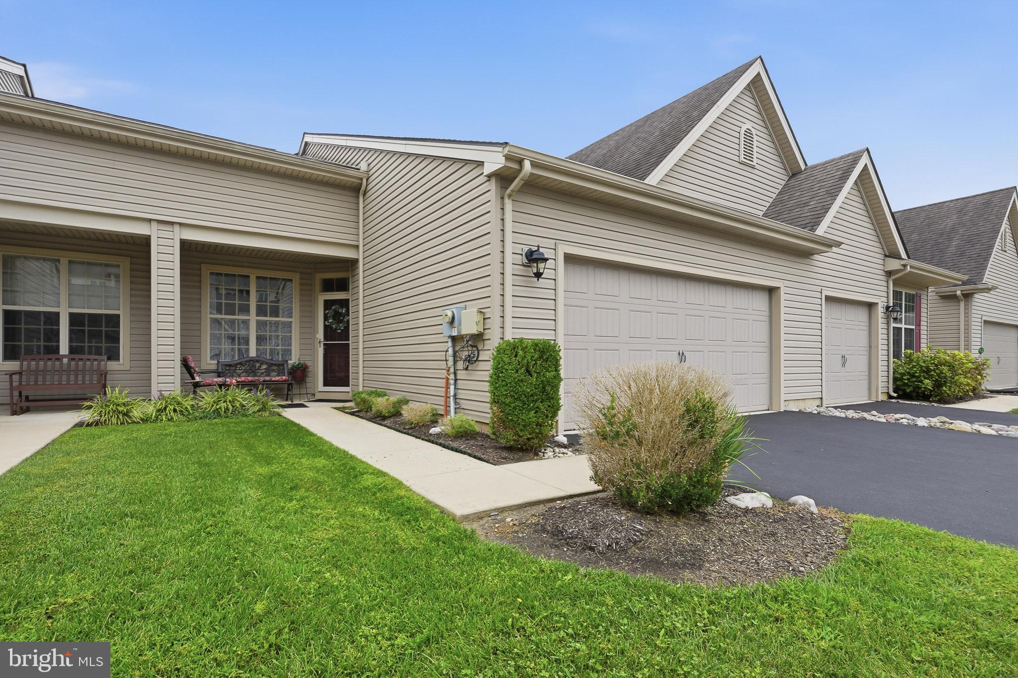 6 FOUNTAINVIEW DRIVE