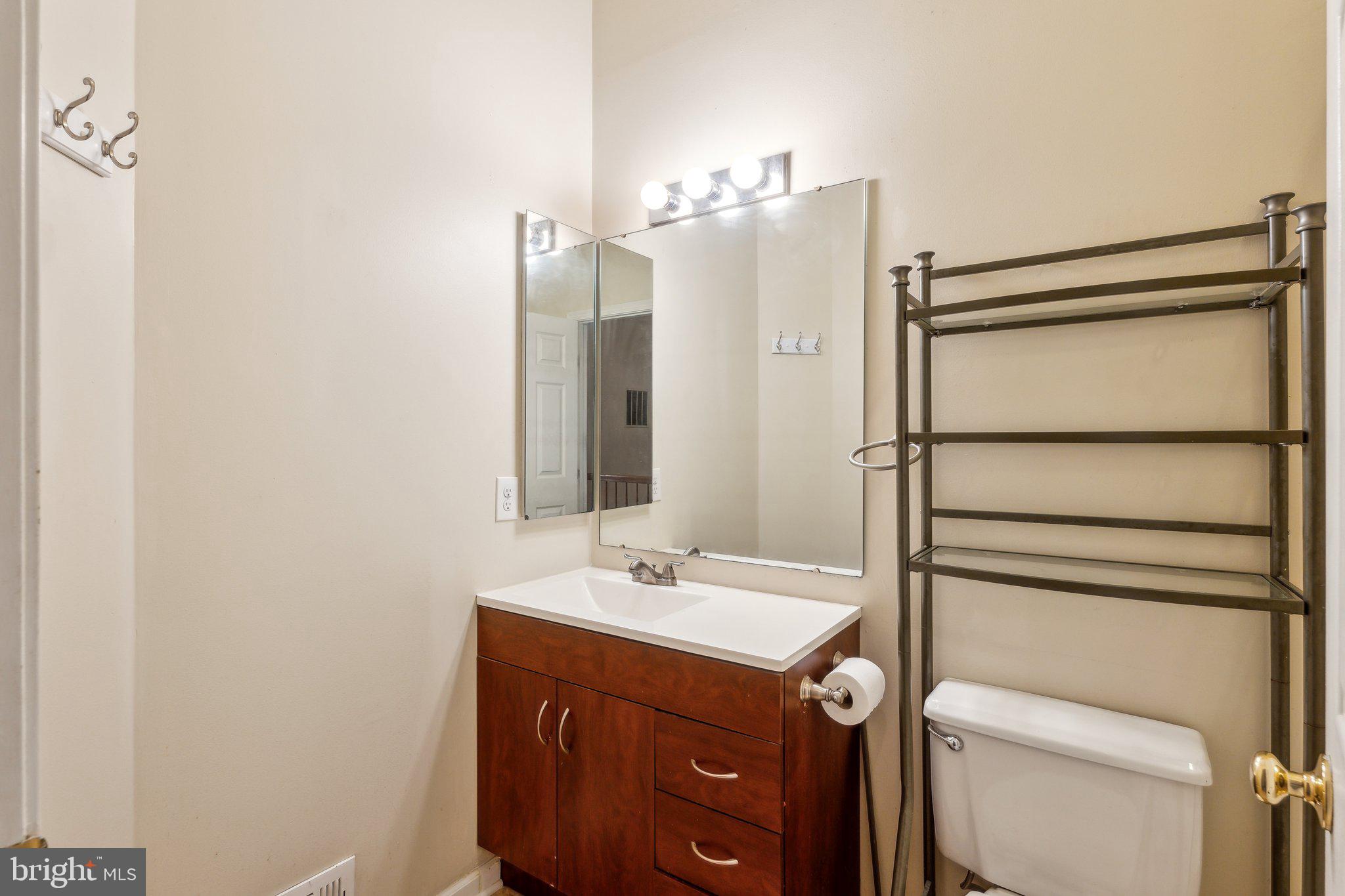 STUART MECHANIC - Residential Lease