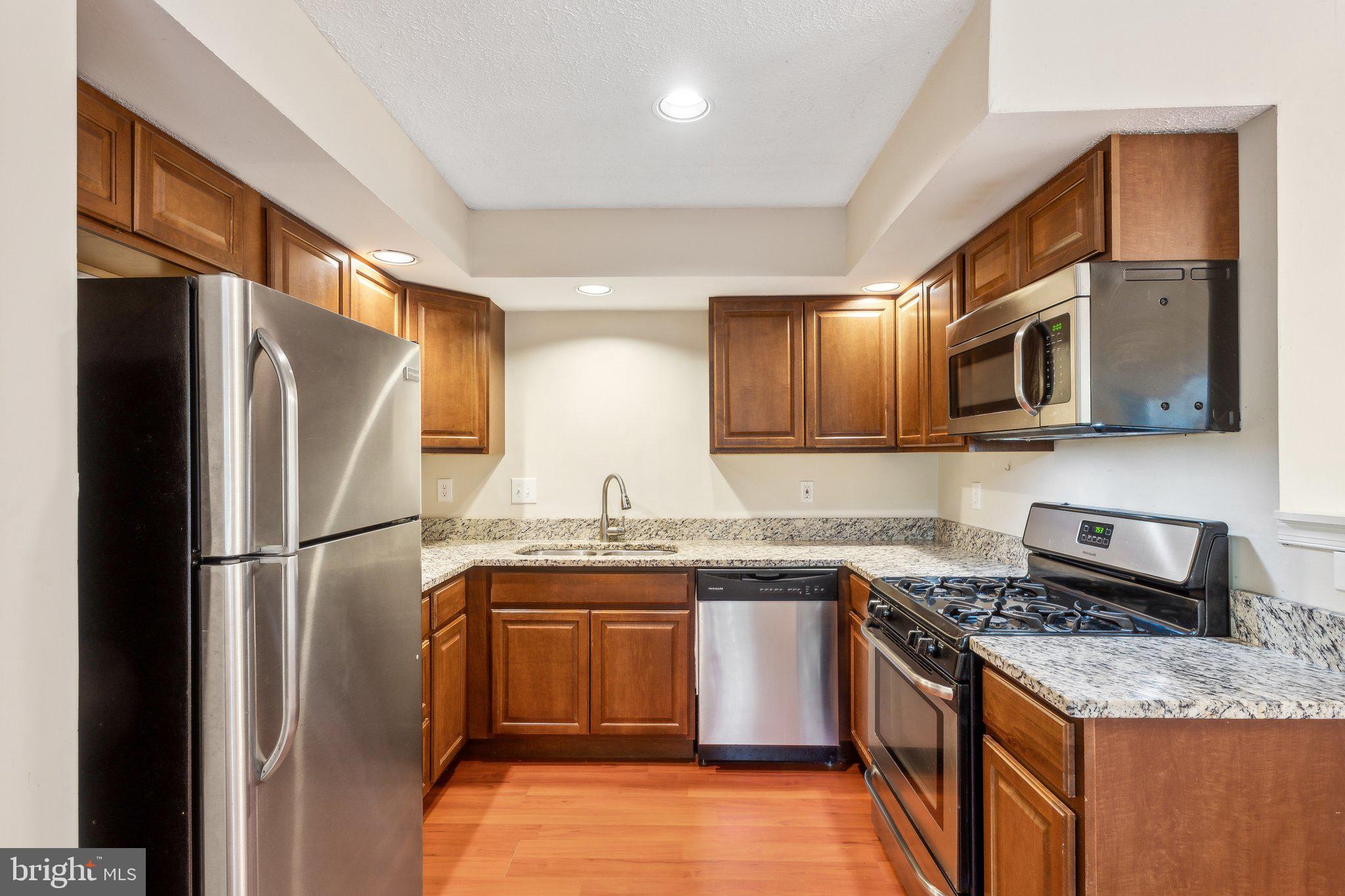 STUART MECHANIC - Residential Lease