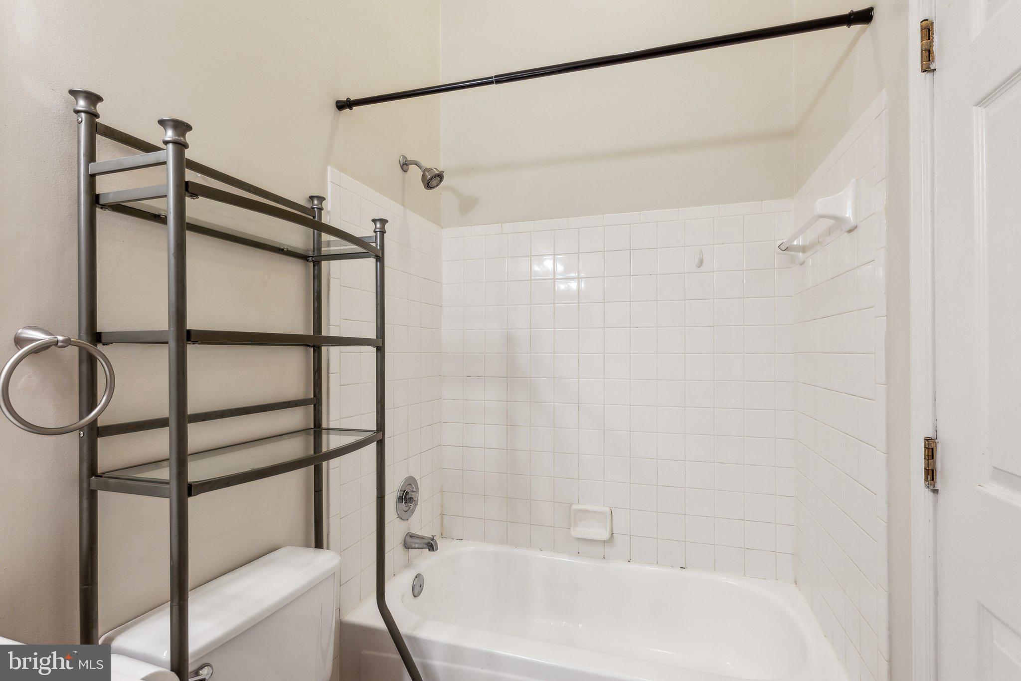 STUART MECHANIC - Residential Lease