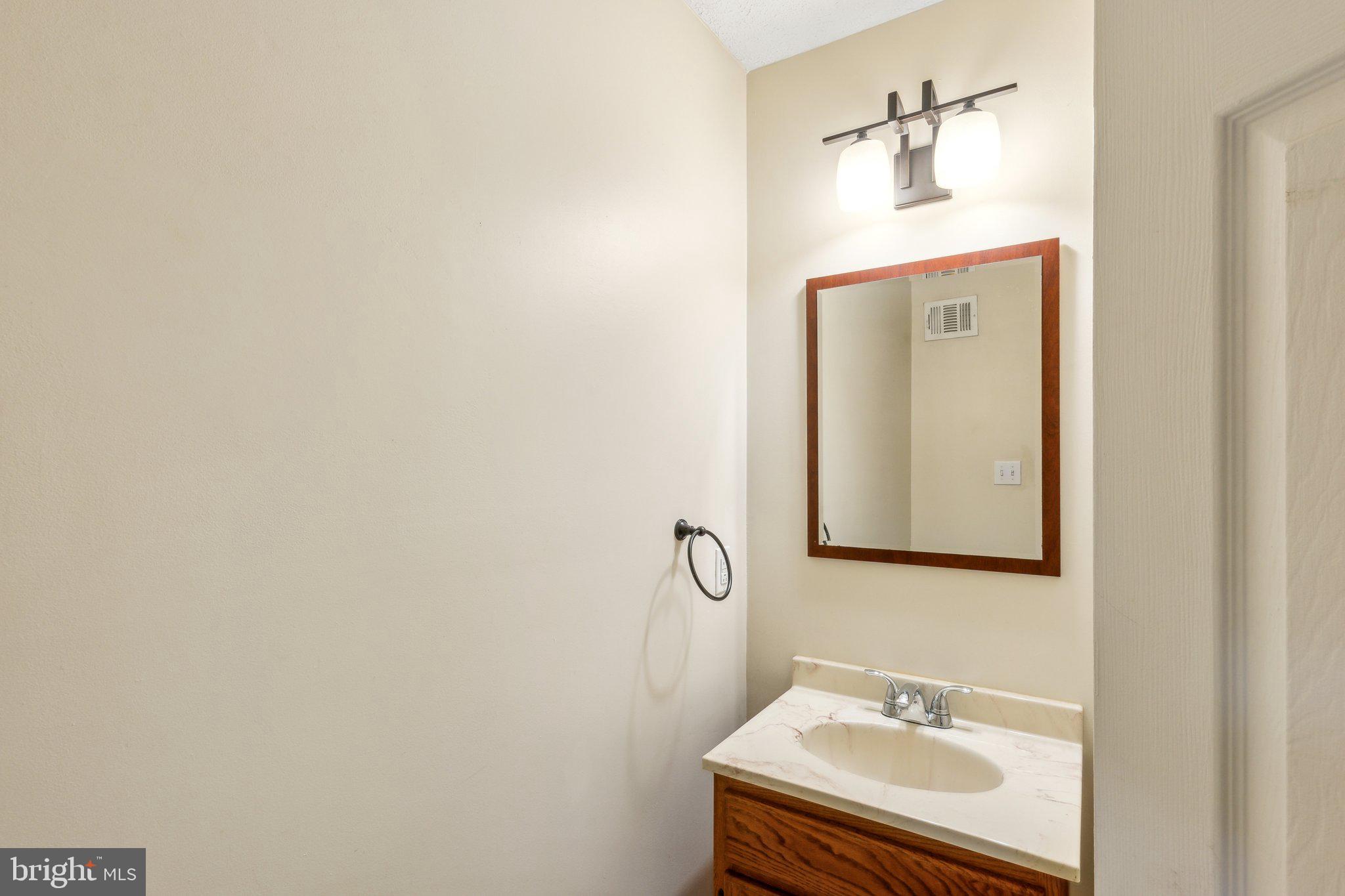 STUART MECHANIC - Residential Lease