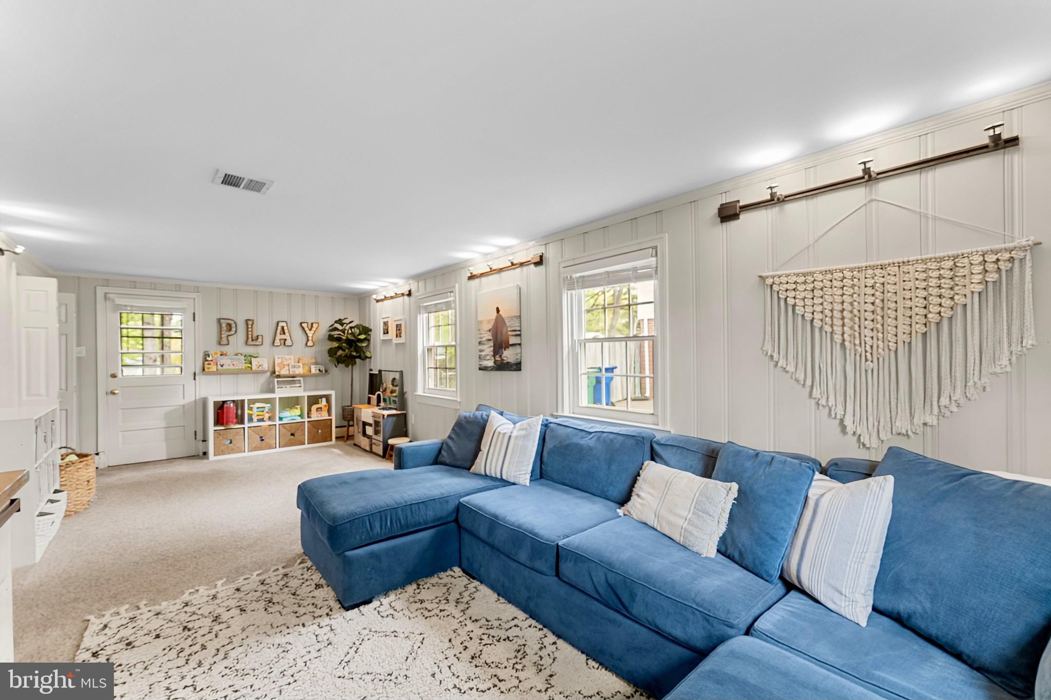 ROXBURY - Residential