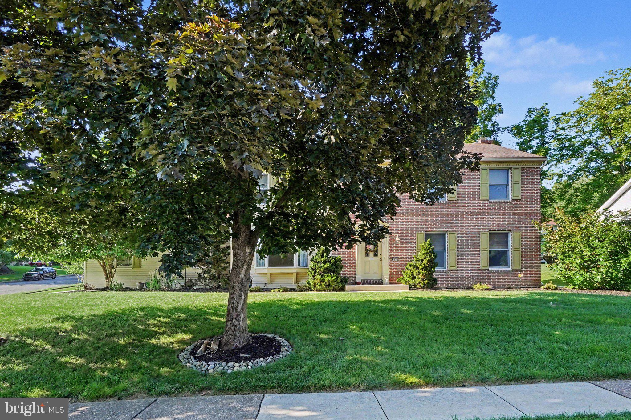 2317 FOREST HILLS DRIVE