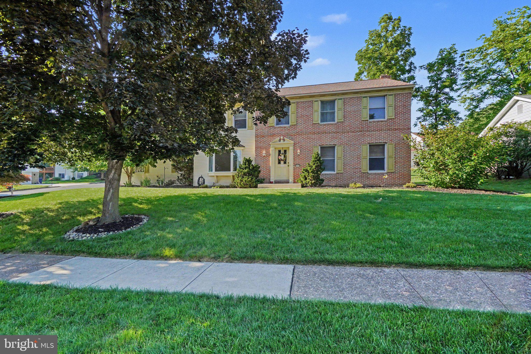 2317 FOREST HILLS DRIVE