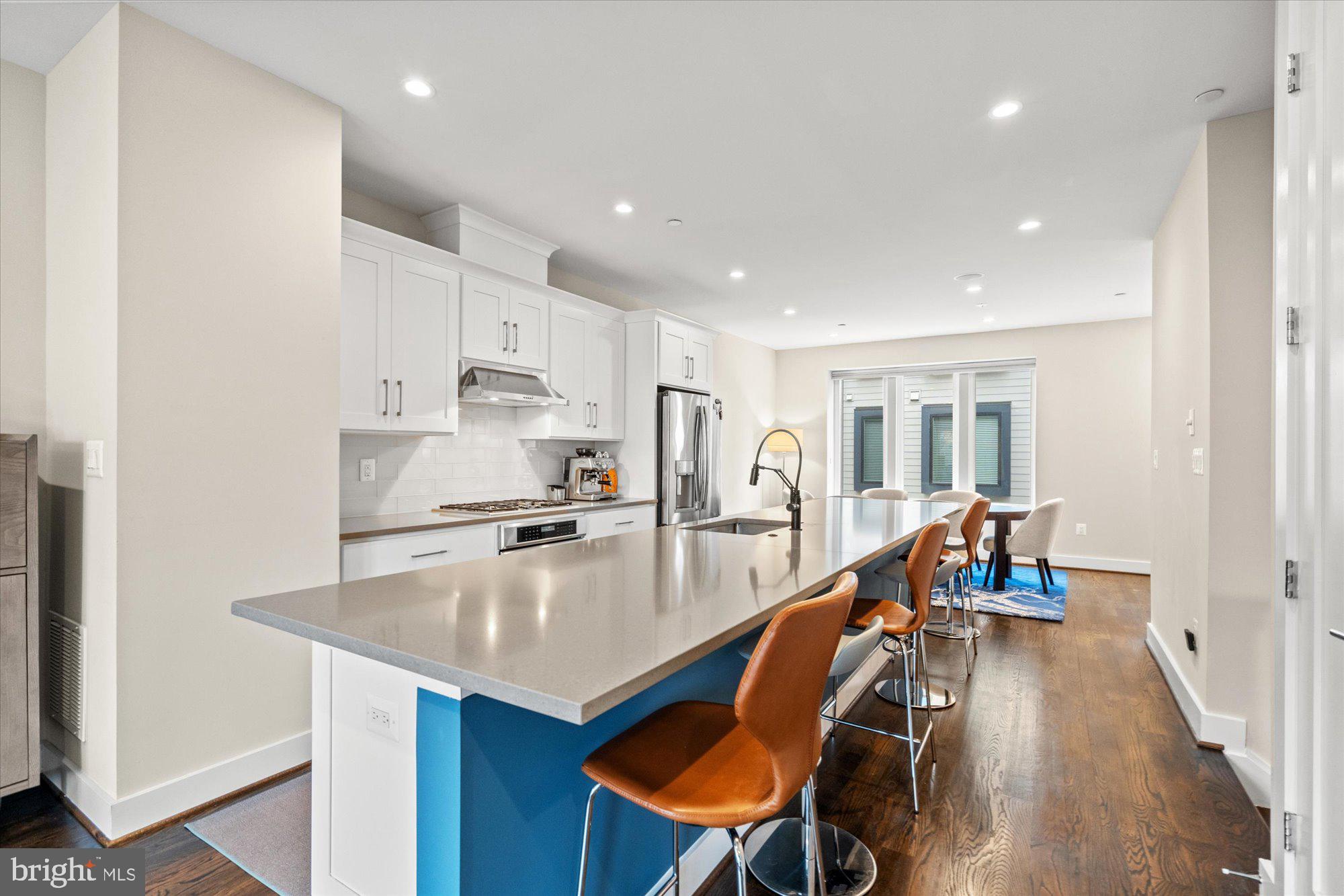 607 SLADE COURT
