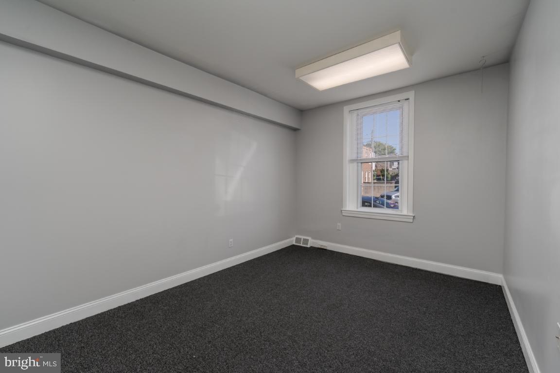 CANTON - Commercial Lease