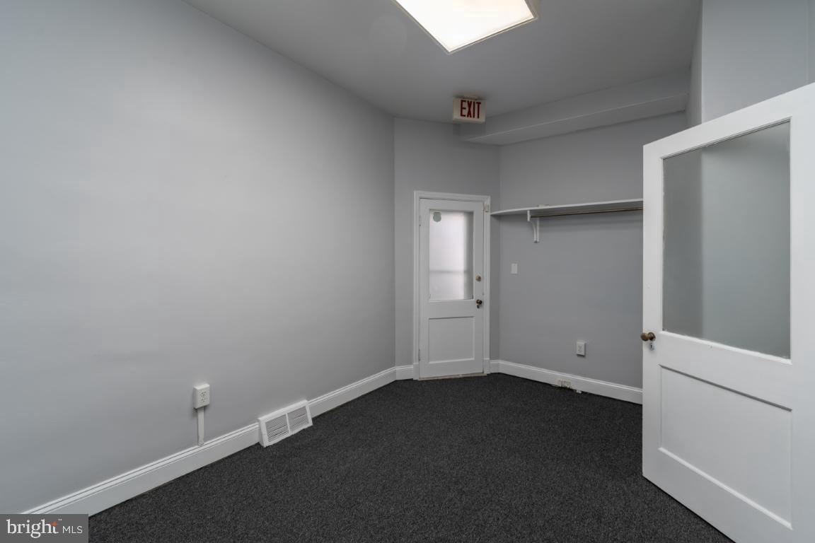 CANTON - Commercial Lease