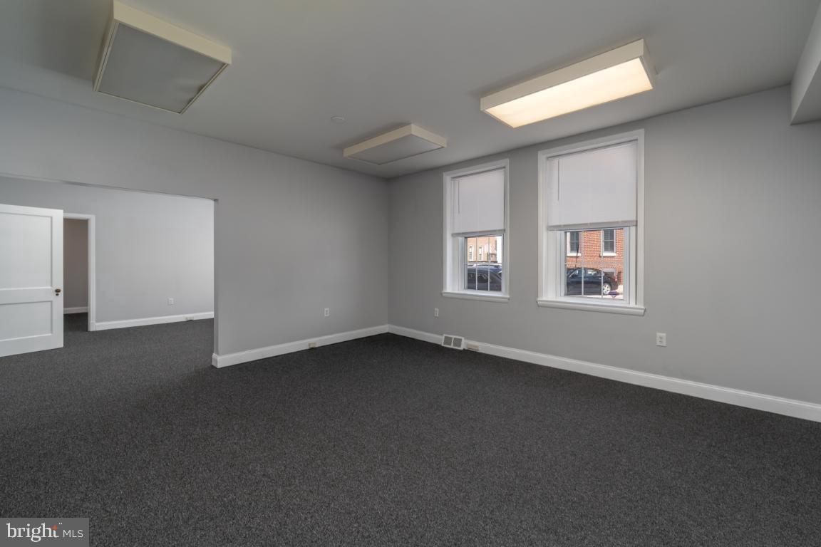 CANTON - Commercial Lease