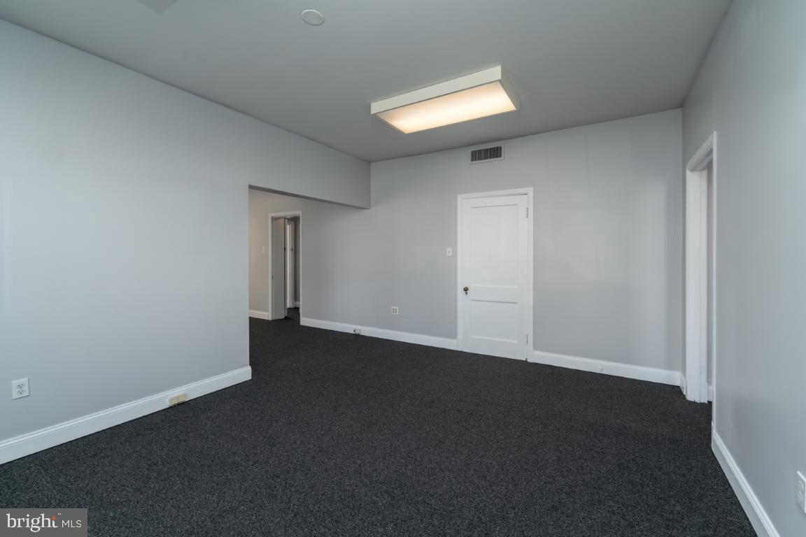CANTON - Commercial Lease
