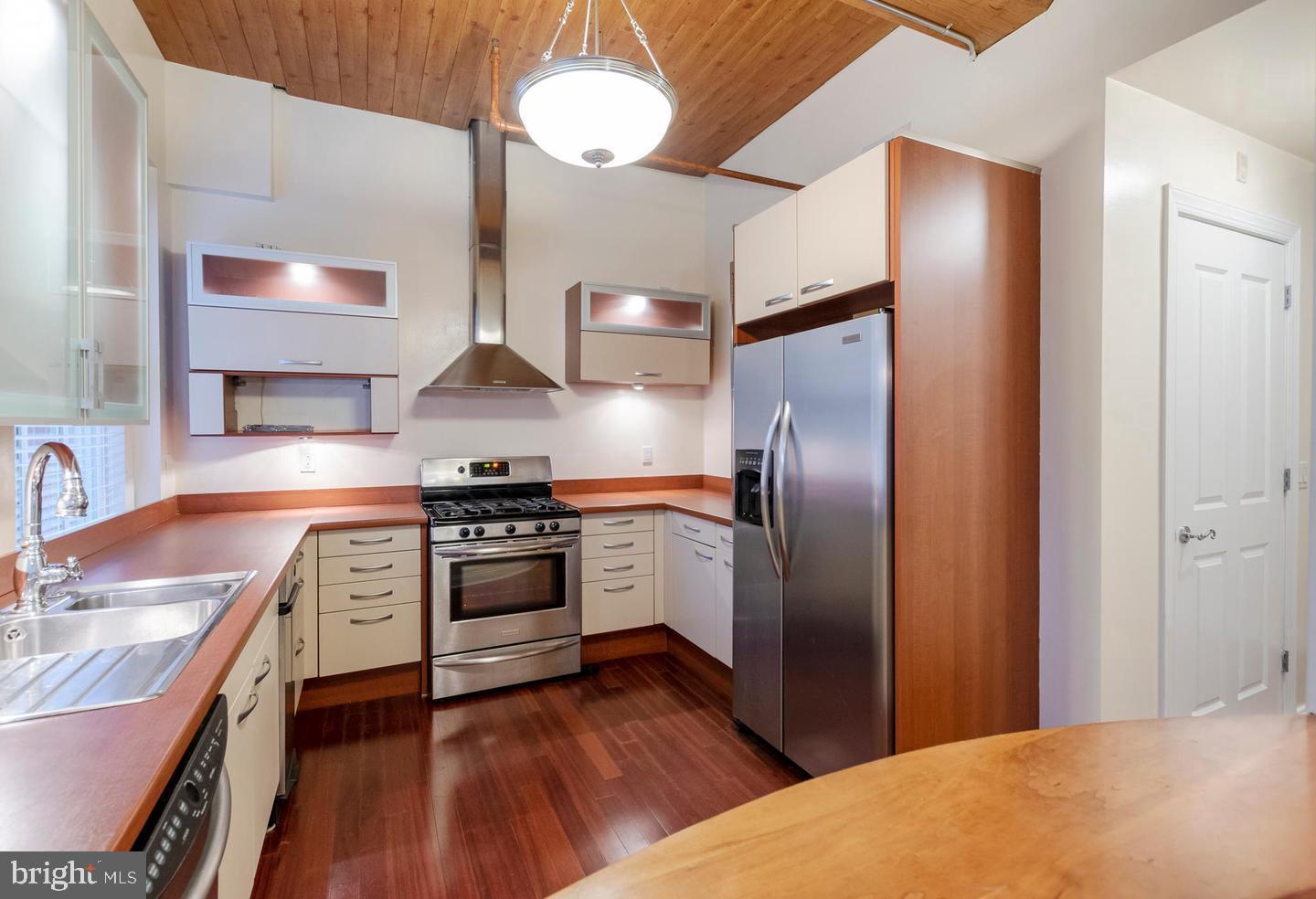 RITTENHOUSE SQUARE - Residential Lease