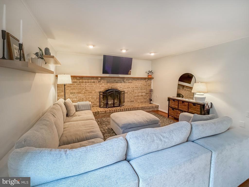 WOODLYN CROSSING - Residential