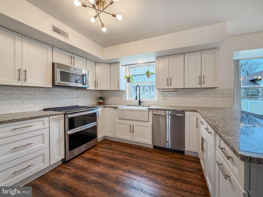 WOODLYN CROSSING - Residential