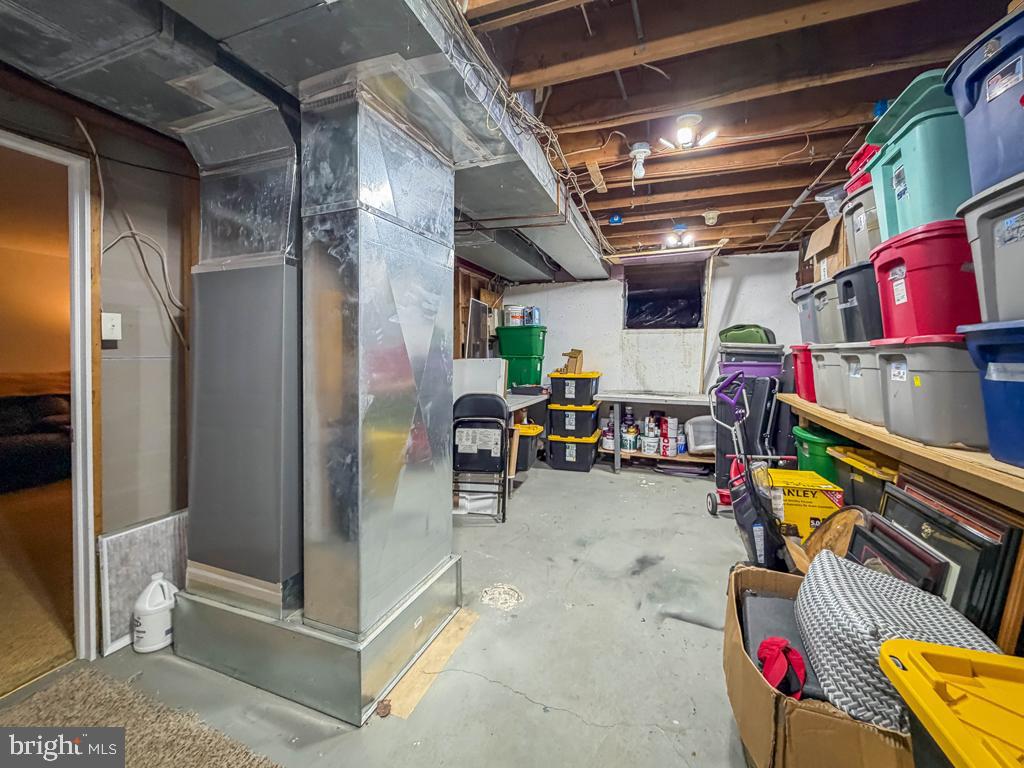 WOODLYN CROSSING - Residential